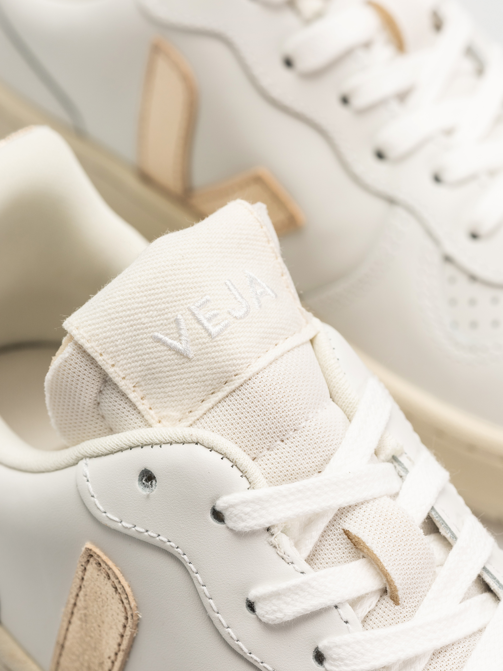 Topánky Veja V-10 Wmn (extra white platine)