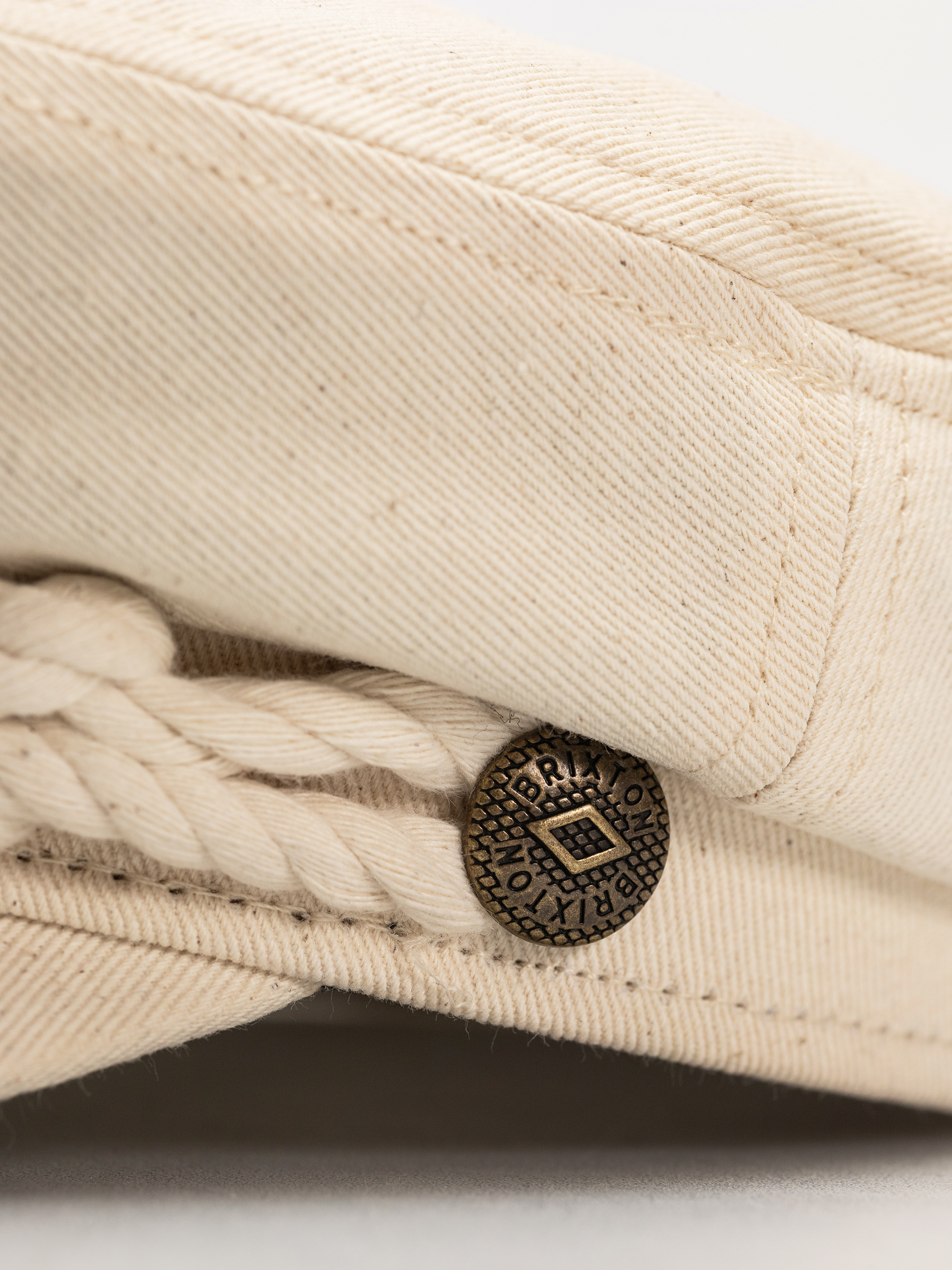 Klobúk so šiltom Brixton Fiddler Cap (egret white)