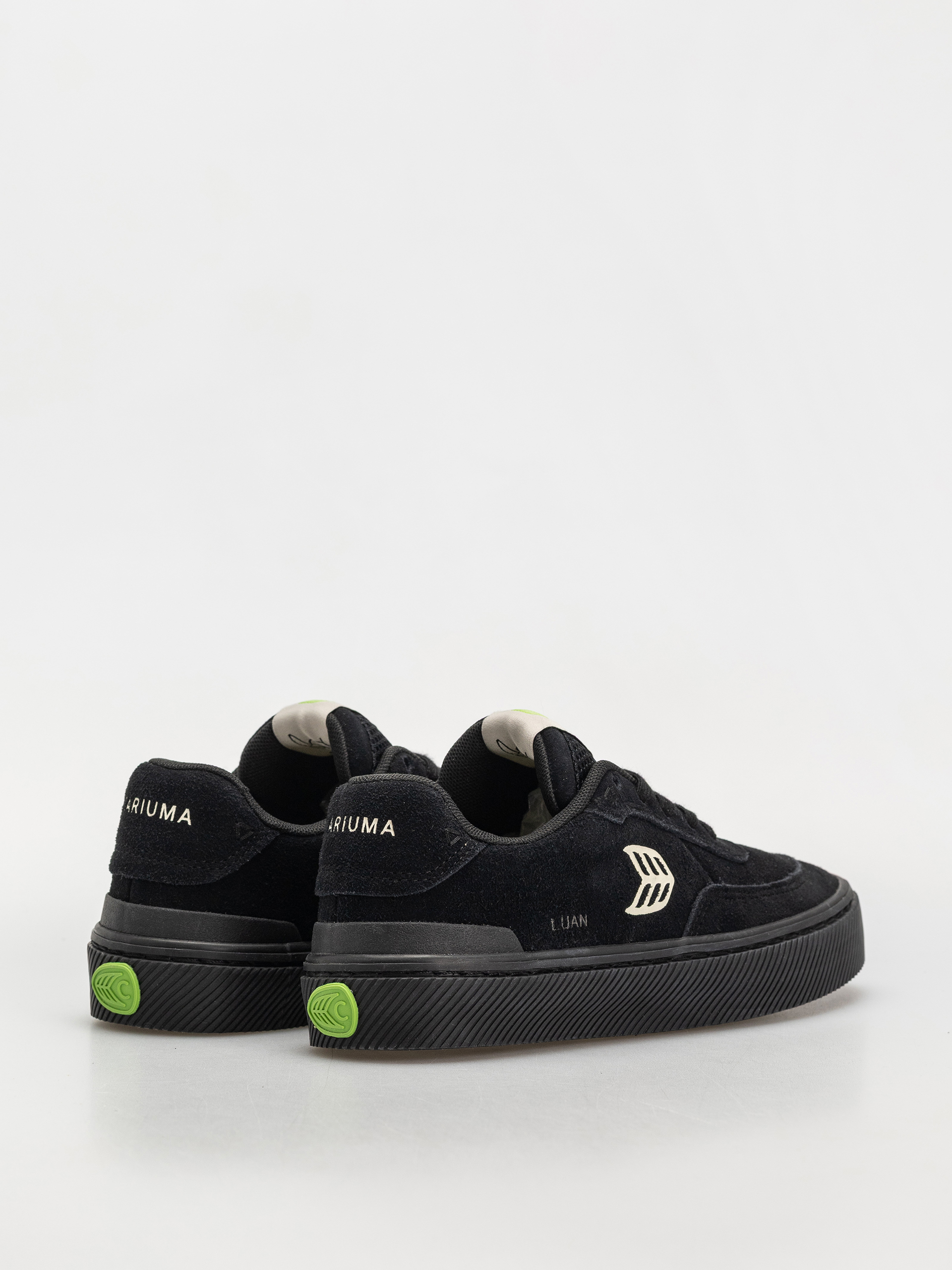 Topánky Cariuma Luan Pro Wmn (all black suede ivory logo)