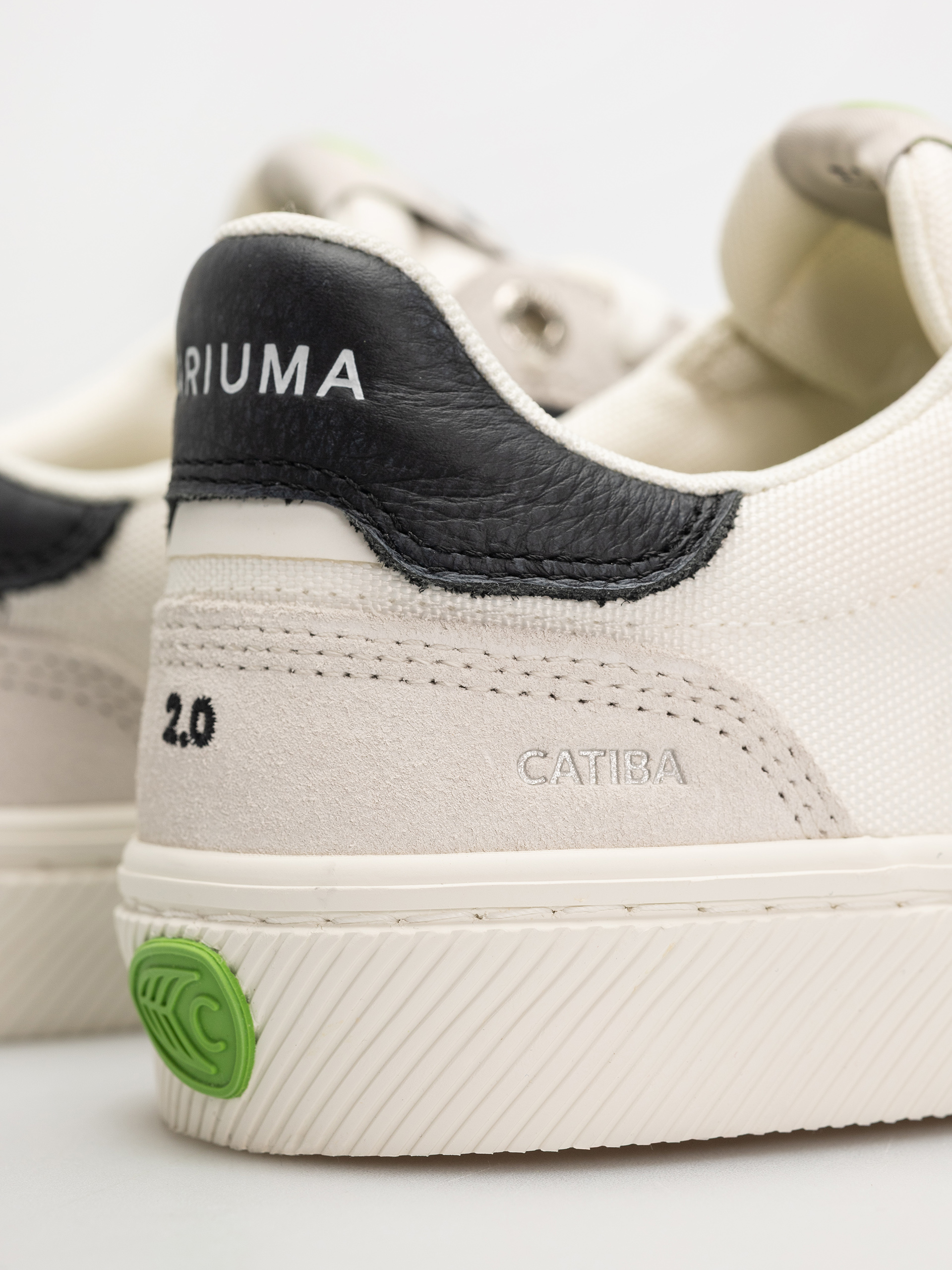 Topánky Cariuma Catiba Pro 2.0 (smoke white suede off white cordura black logo)