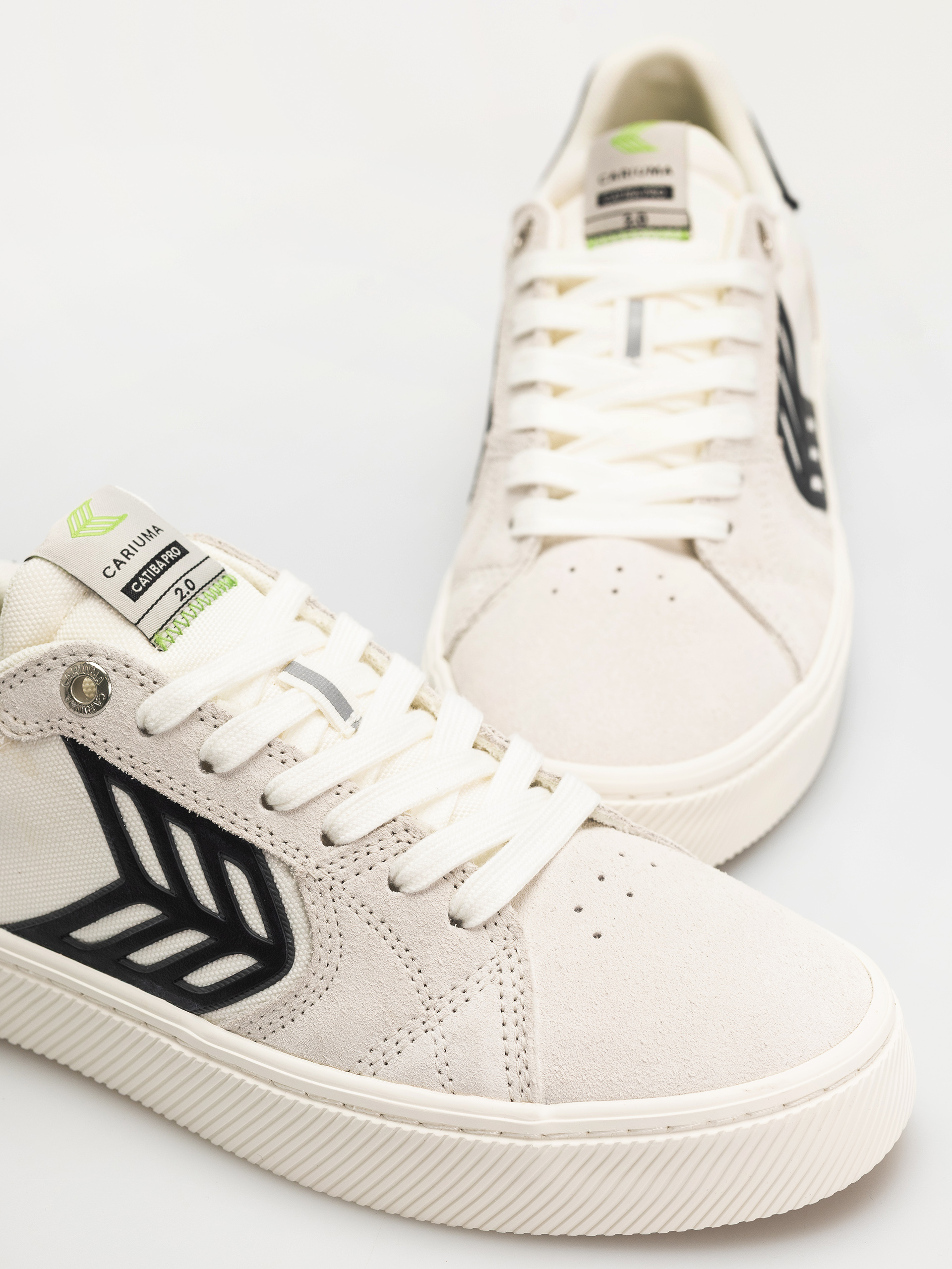 Topánky Cariuma Catiba Pro 2.0 (smoke white suede off white cordura black logo)