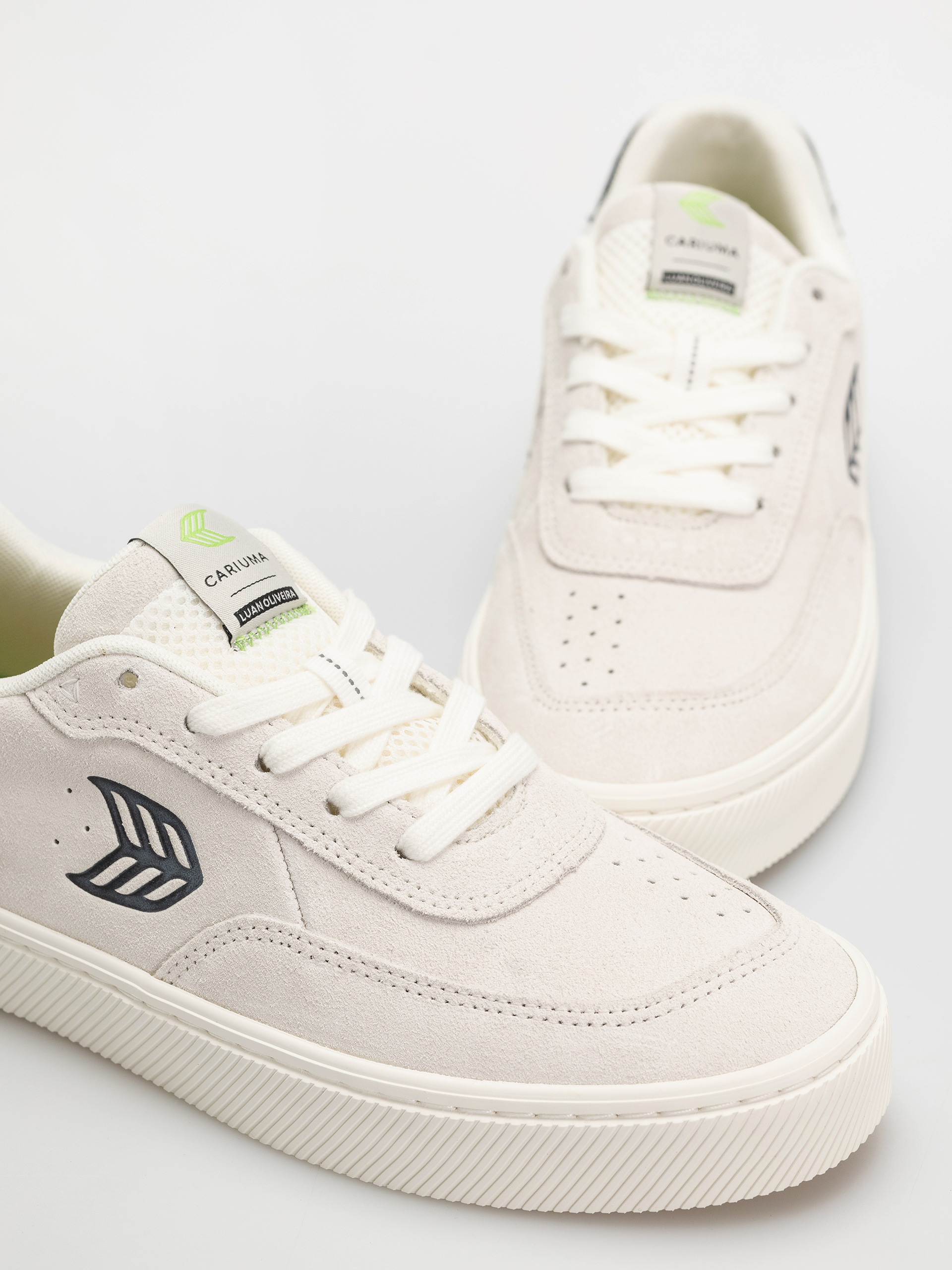 Topánky Cariuma Luan Pro (smoke white suede black logo)