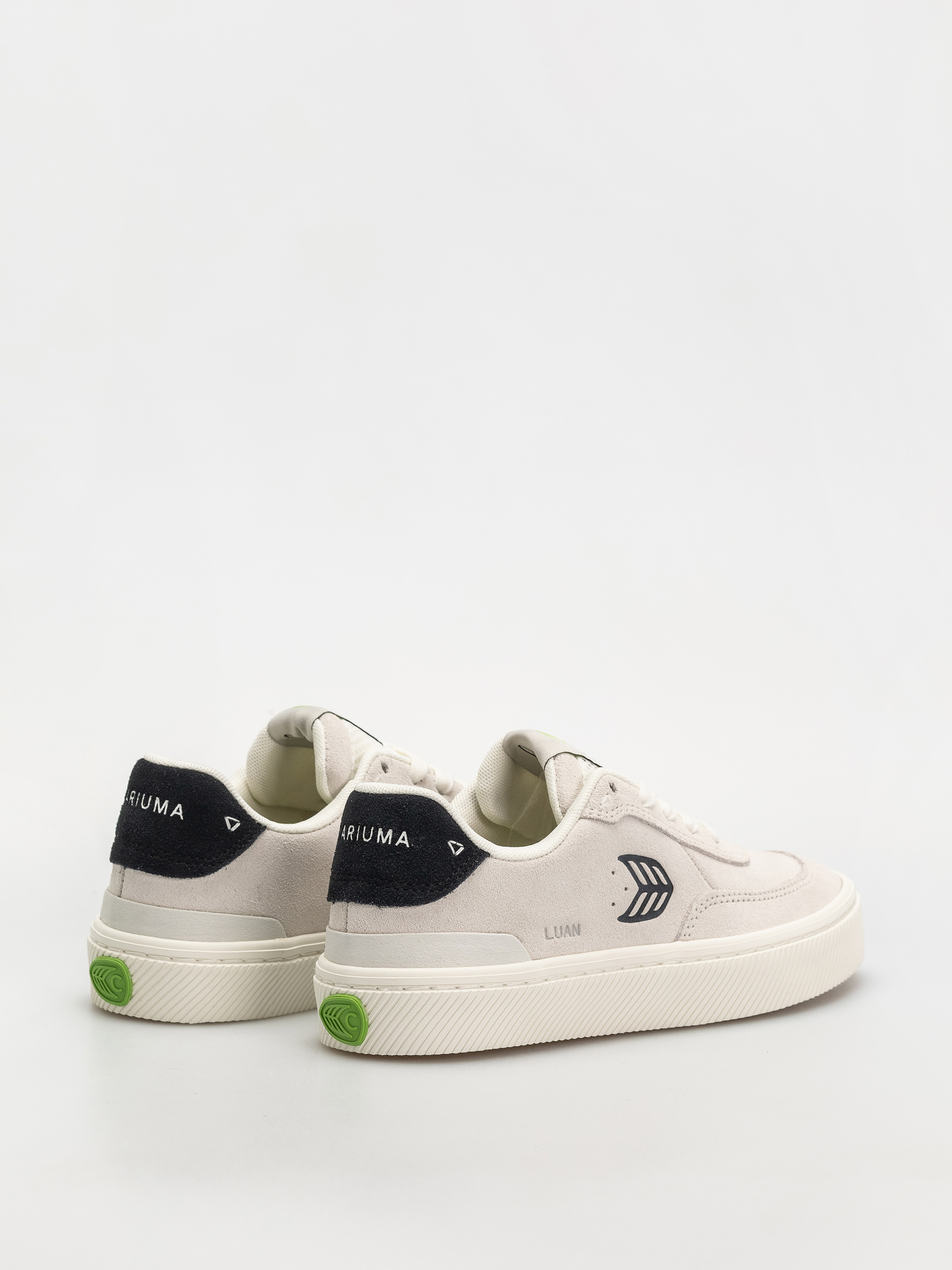 Topánky Cariuma Luan Pro Wmn (smoke white suede black logo)