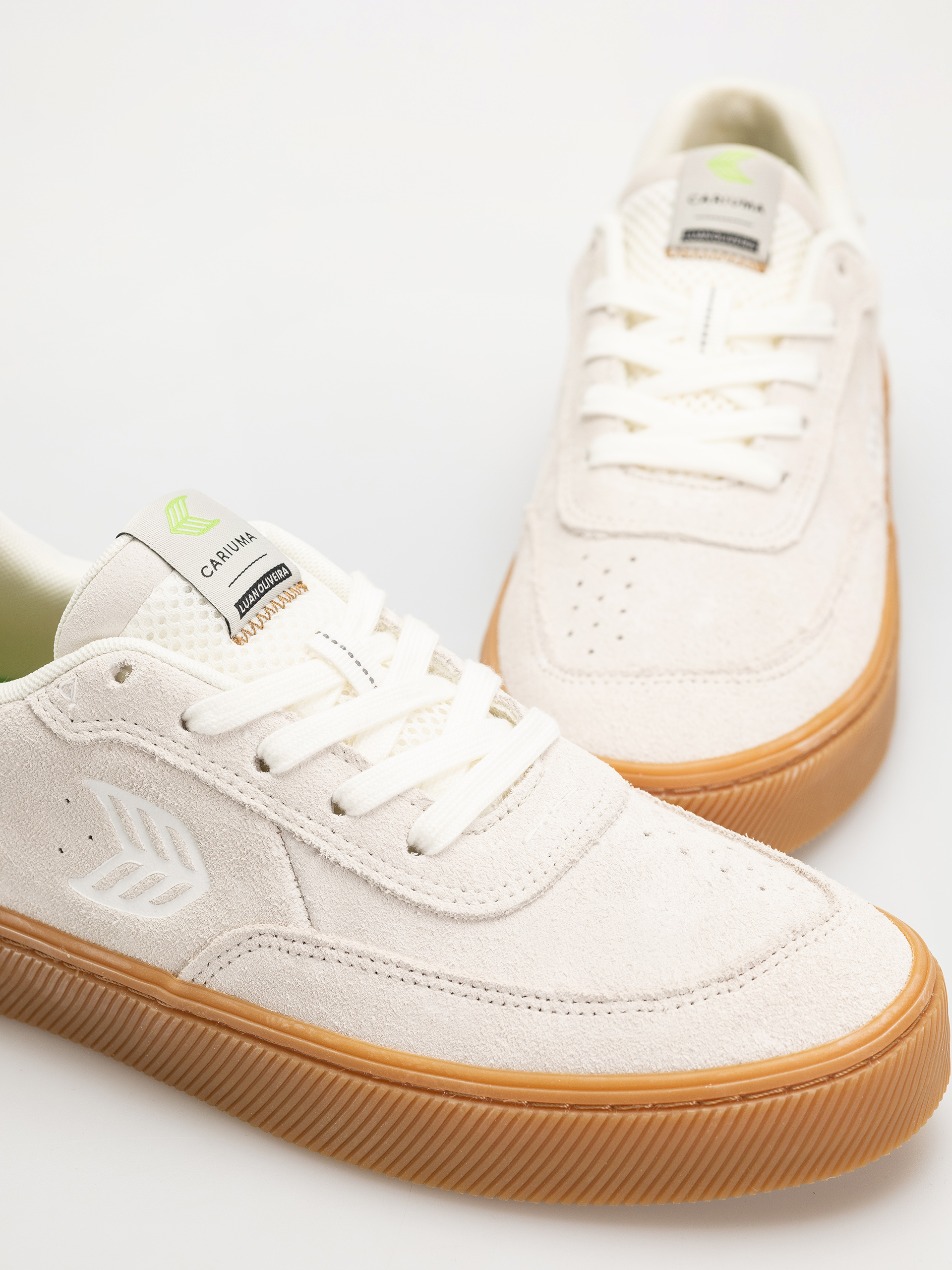 Topánky Cariuma Luan Pro (gum smoke white suede off white logo)