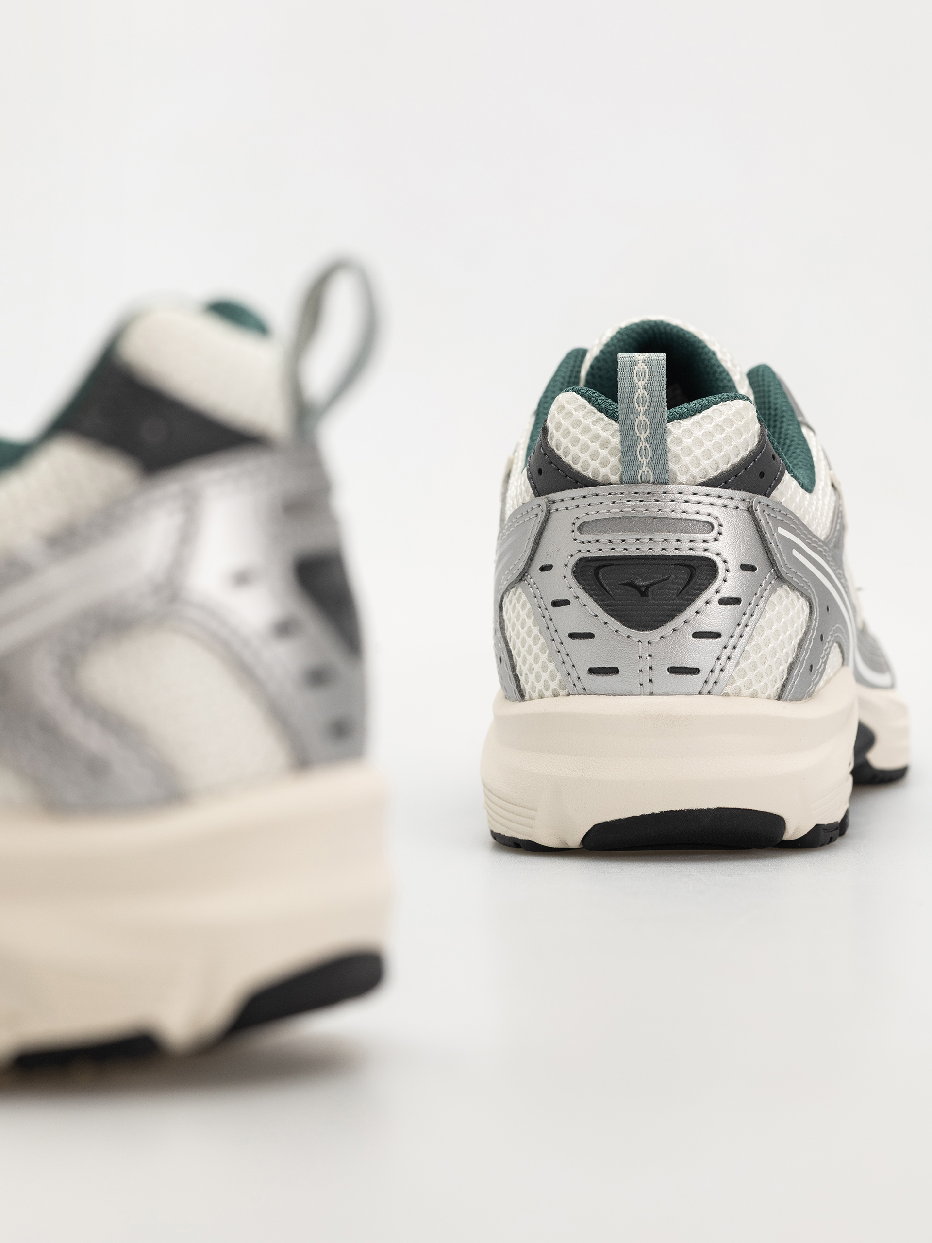 Topánky Mizuno MXR (snow white/bistro green/silver)