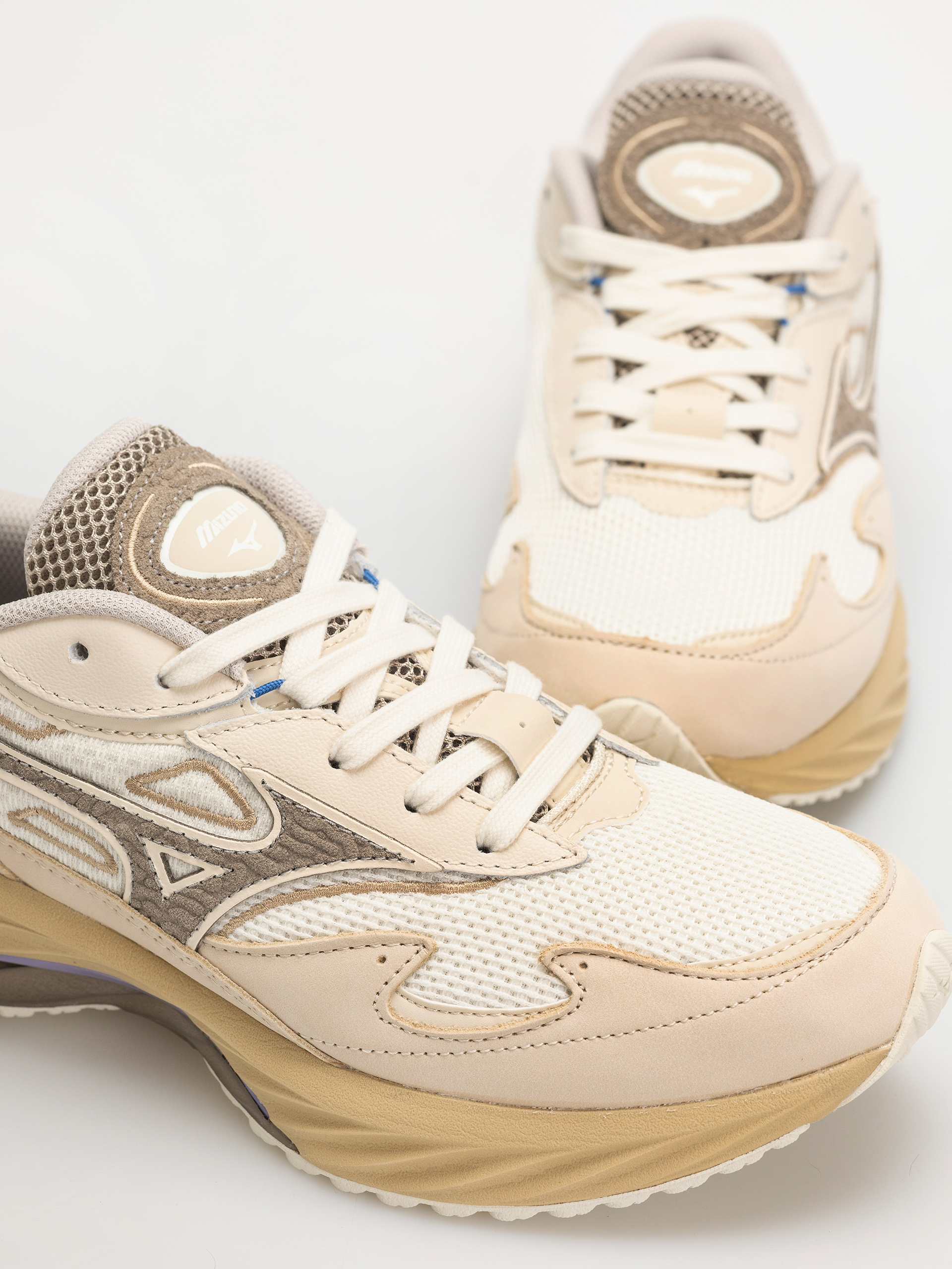 Topánky Mizuno Wave Rider Βeta Premium (summer sand/vintage khaki/cedar)