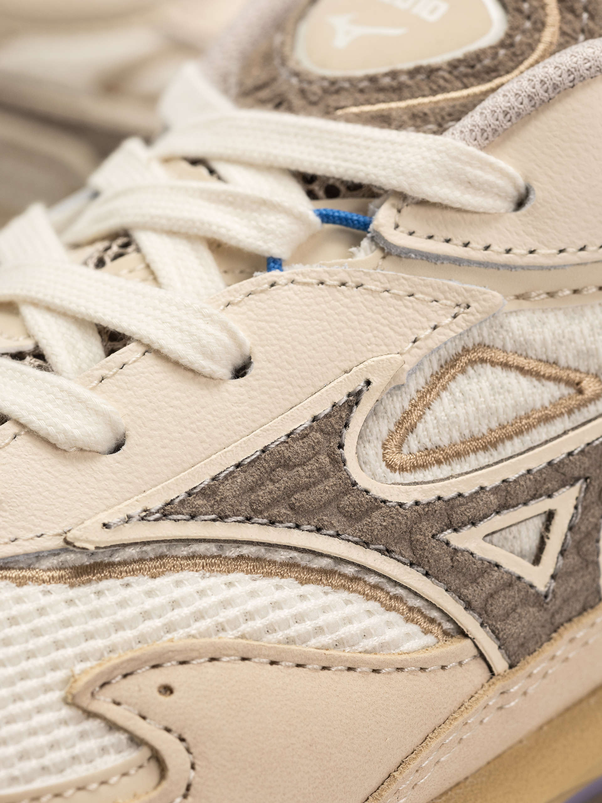 Topánky Mizuno Wave Rider Βeta Premium (summer sand/vintage khaki/cedar)