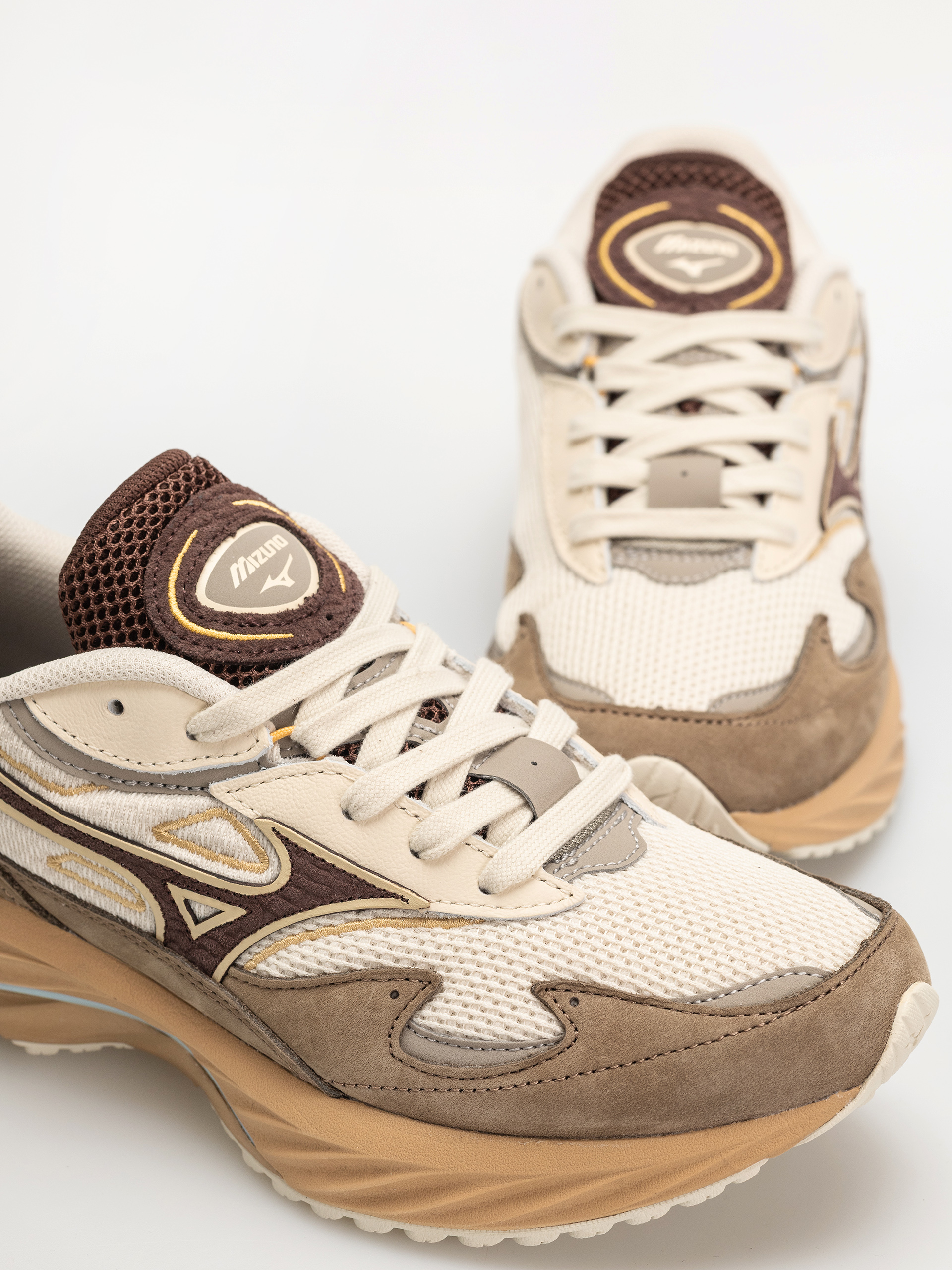 Topánky Mizuno Wave Rider Βeta Premium (vintage khaki/chicory coffee/lantana)