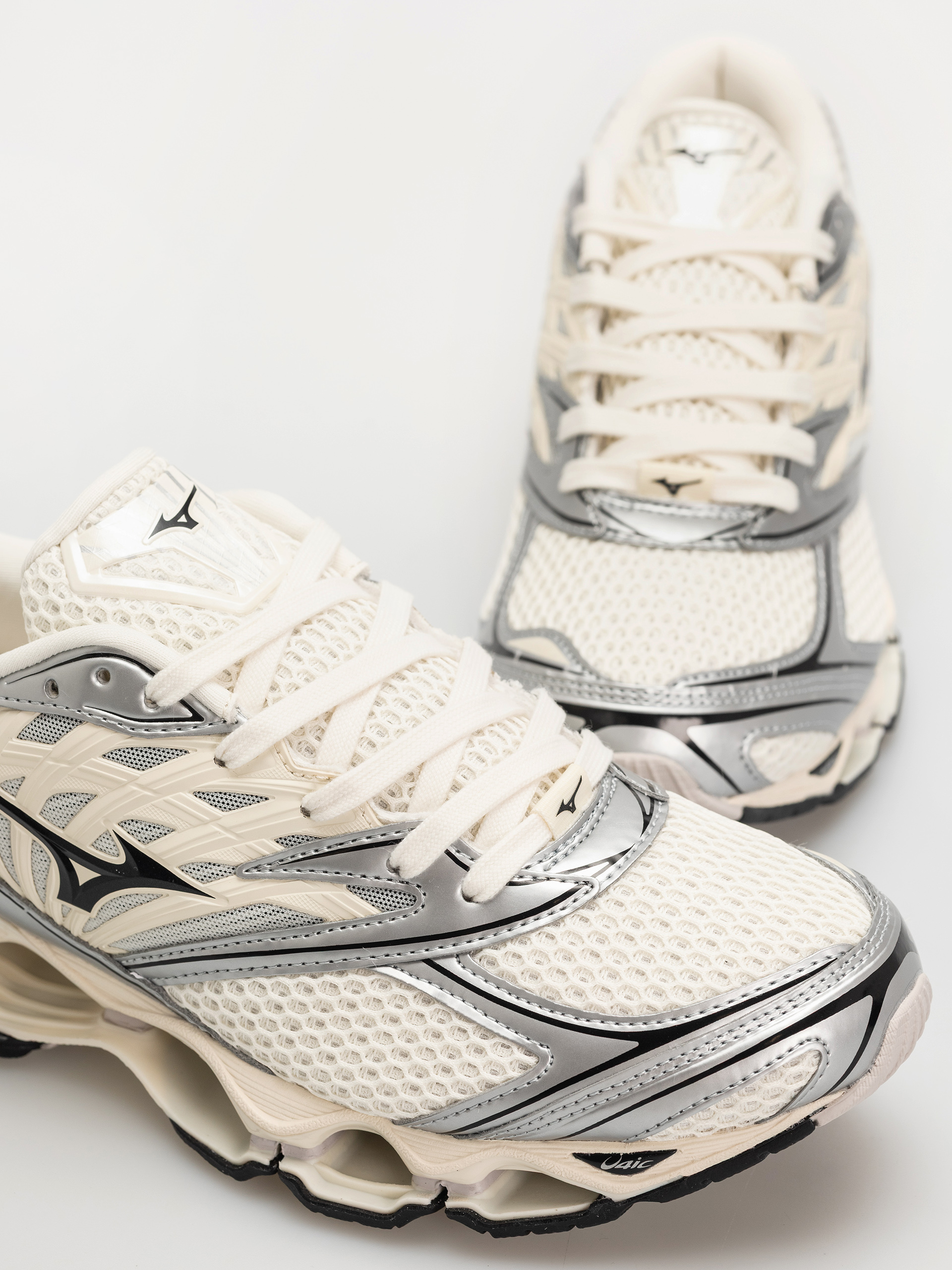 Topánky Mizuno Wave Prophecy LS (pristine/black/silver)