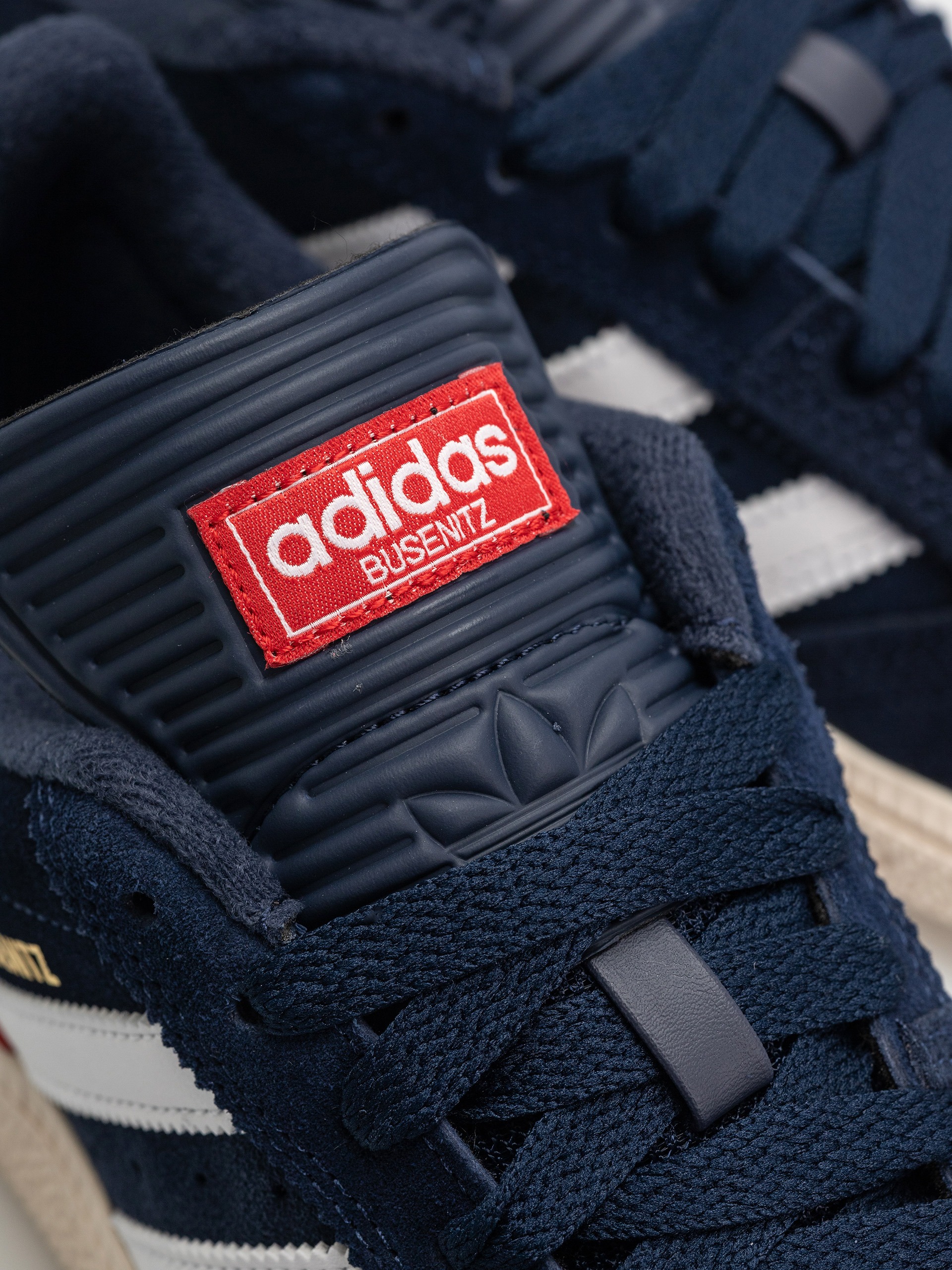 Topánky adidas Busenitz (conavy/ftwwht/betsca)