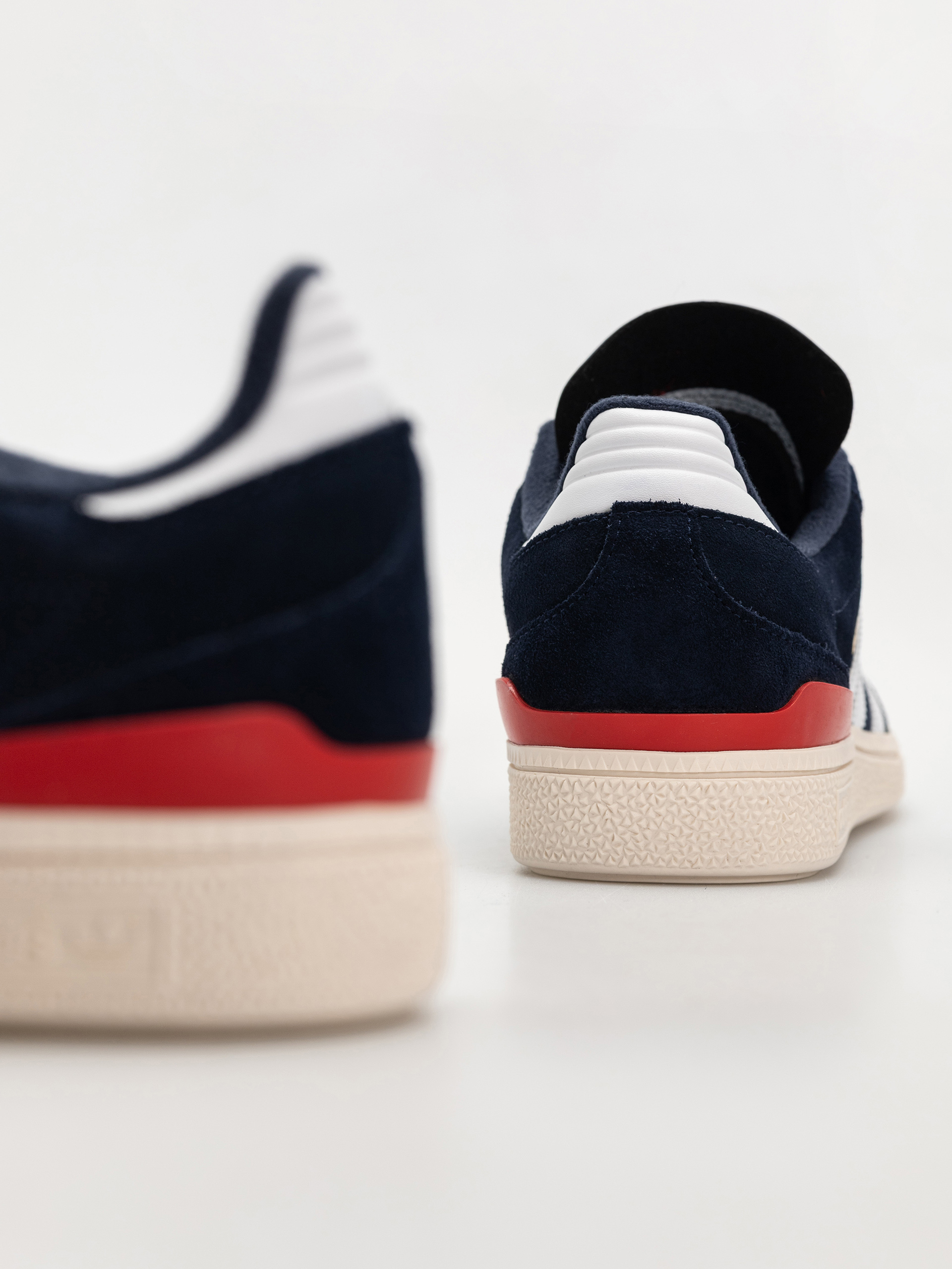 Topánky adidas Busenitz (conavy/ftwwht/betsca)