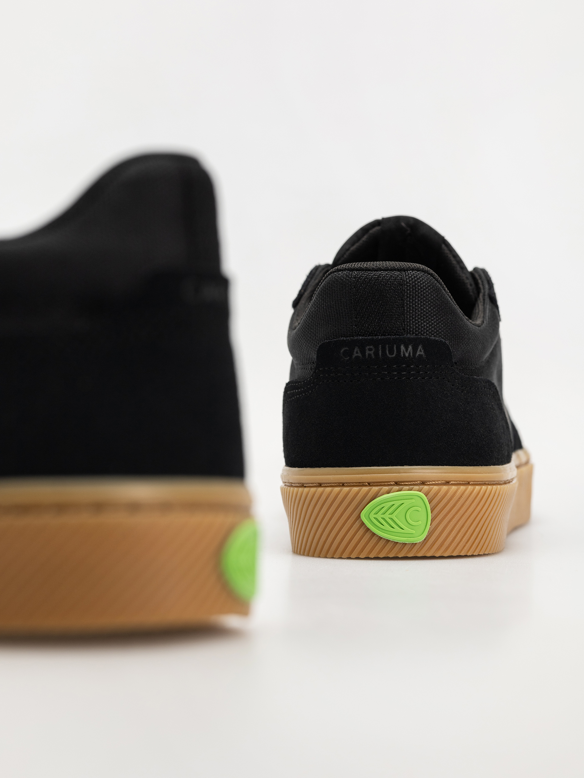 Topánky Cariuma Vallely Pro (gum black suede and cordura ash grey logo)