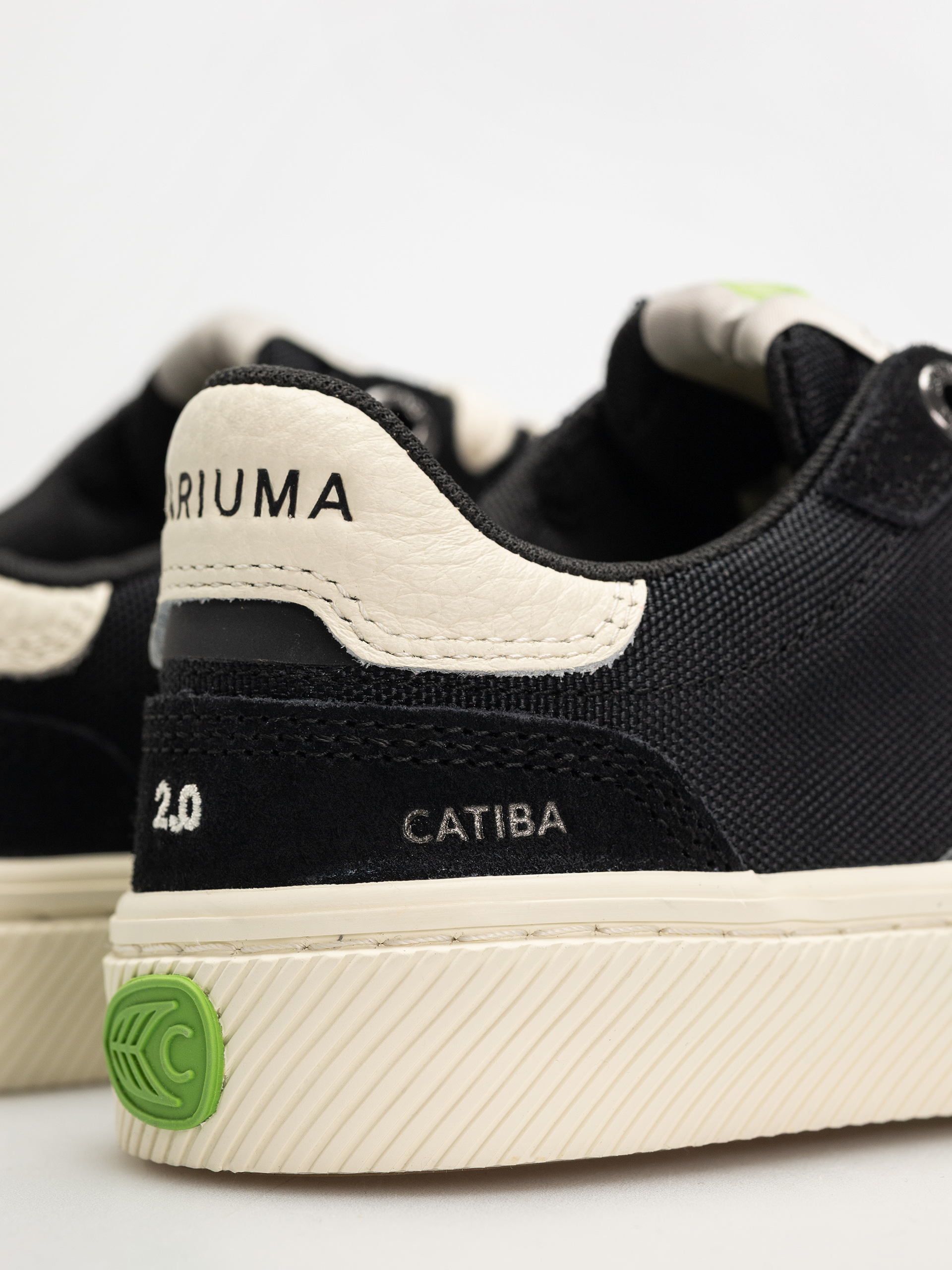 Topánky Cariuma Catiba Pro 2.0 Wmn (black suede and cordura ivory logo)