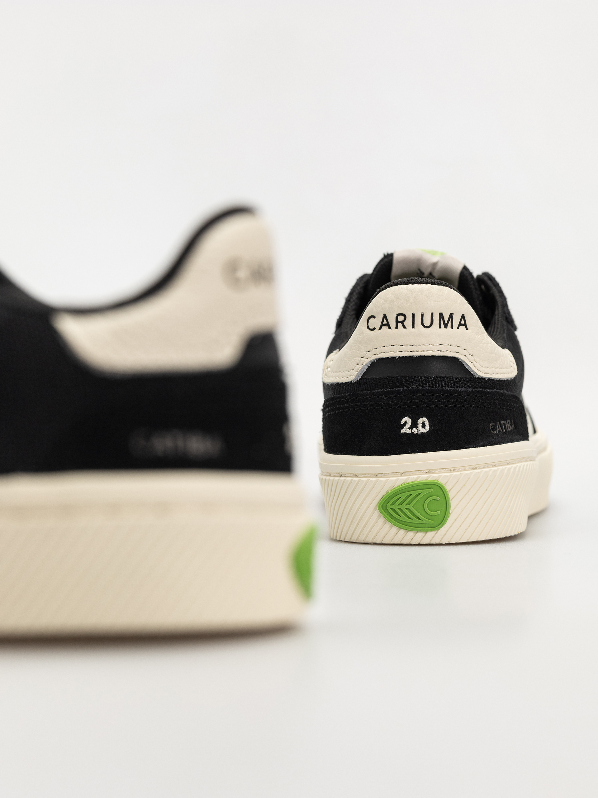 Topánky Cariuma Catiba Pro 2.0 Wmn (black suede and cordura ivory logo)