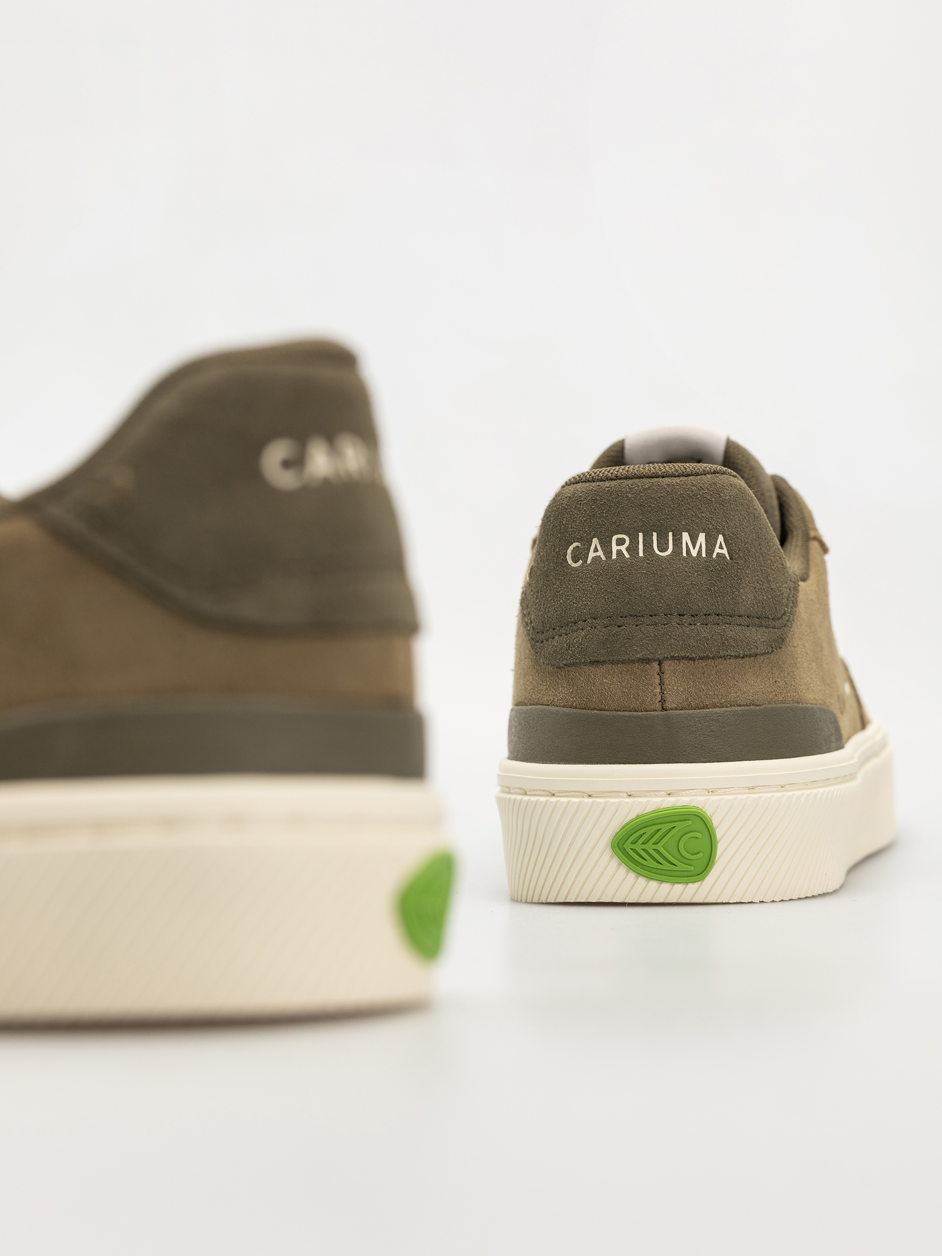 Topánky Cariuma Luan Pro (olive green suede ivory logo burnt olive)