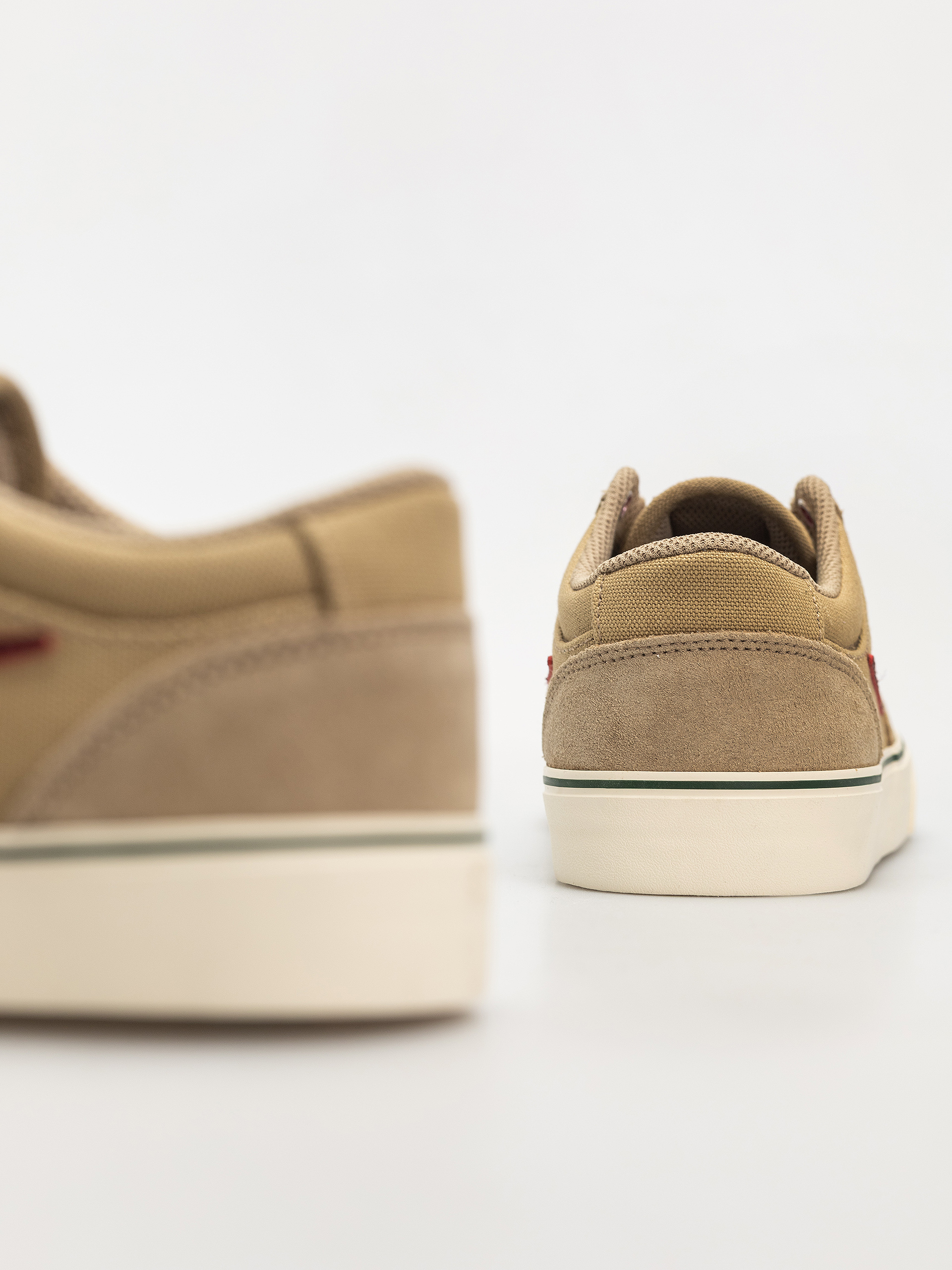 Topánky Nike SB Chron 2 (parachute beige/dark team red)