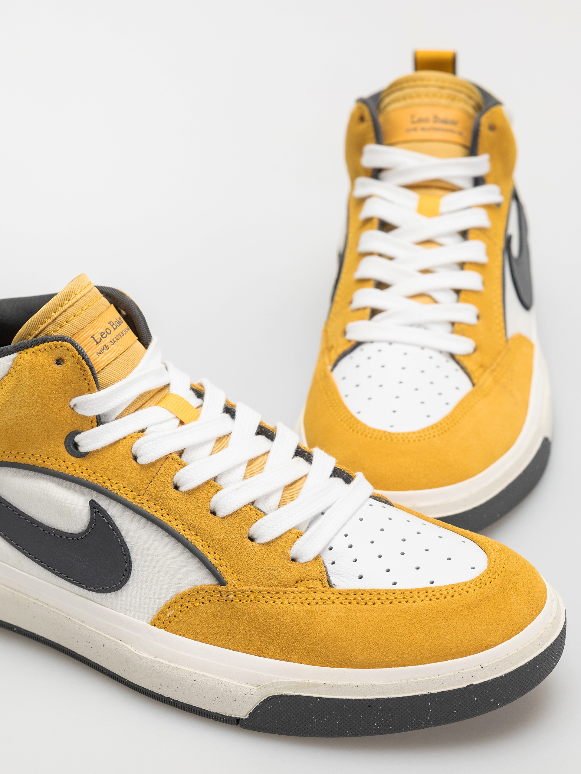 Topánky Nike SB React Leo (university gold/dark grey)