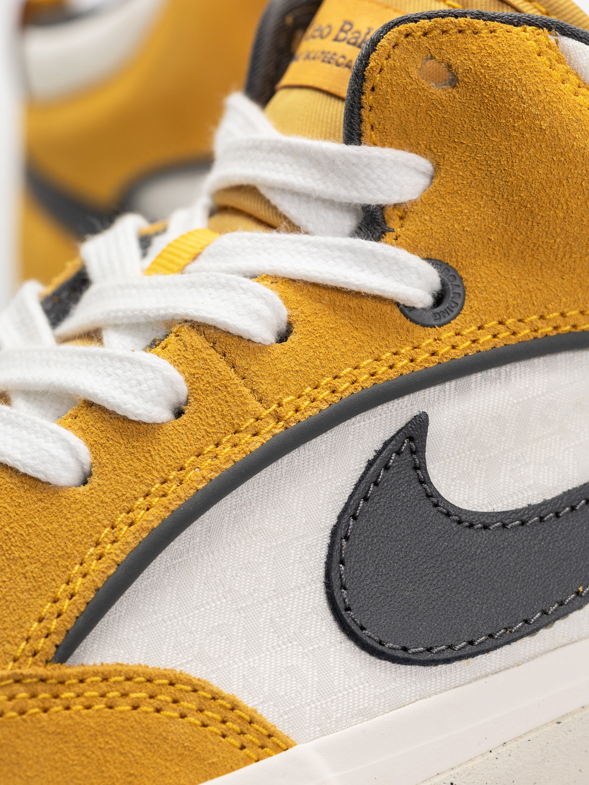 Topánky Nike SB React Leo (university gold/dark grey)