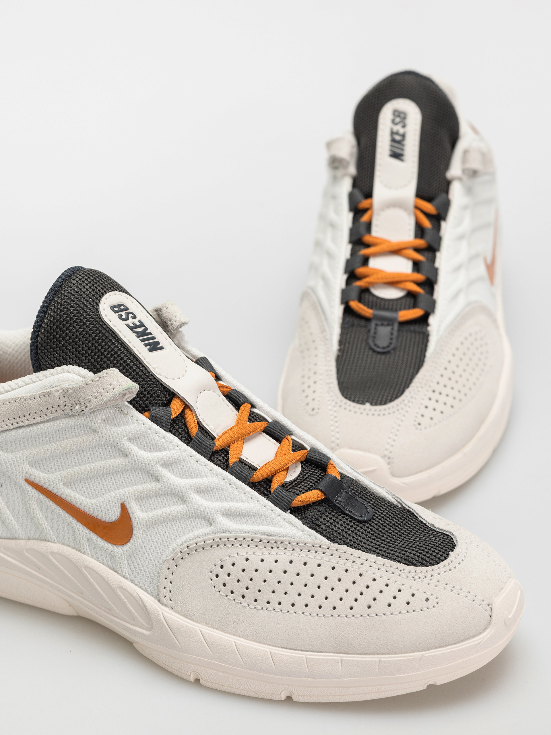 Topánky Nike SB Vertebrae (summit white/monarch phantom)