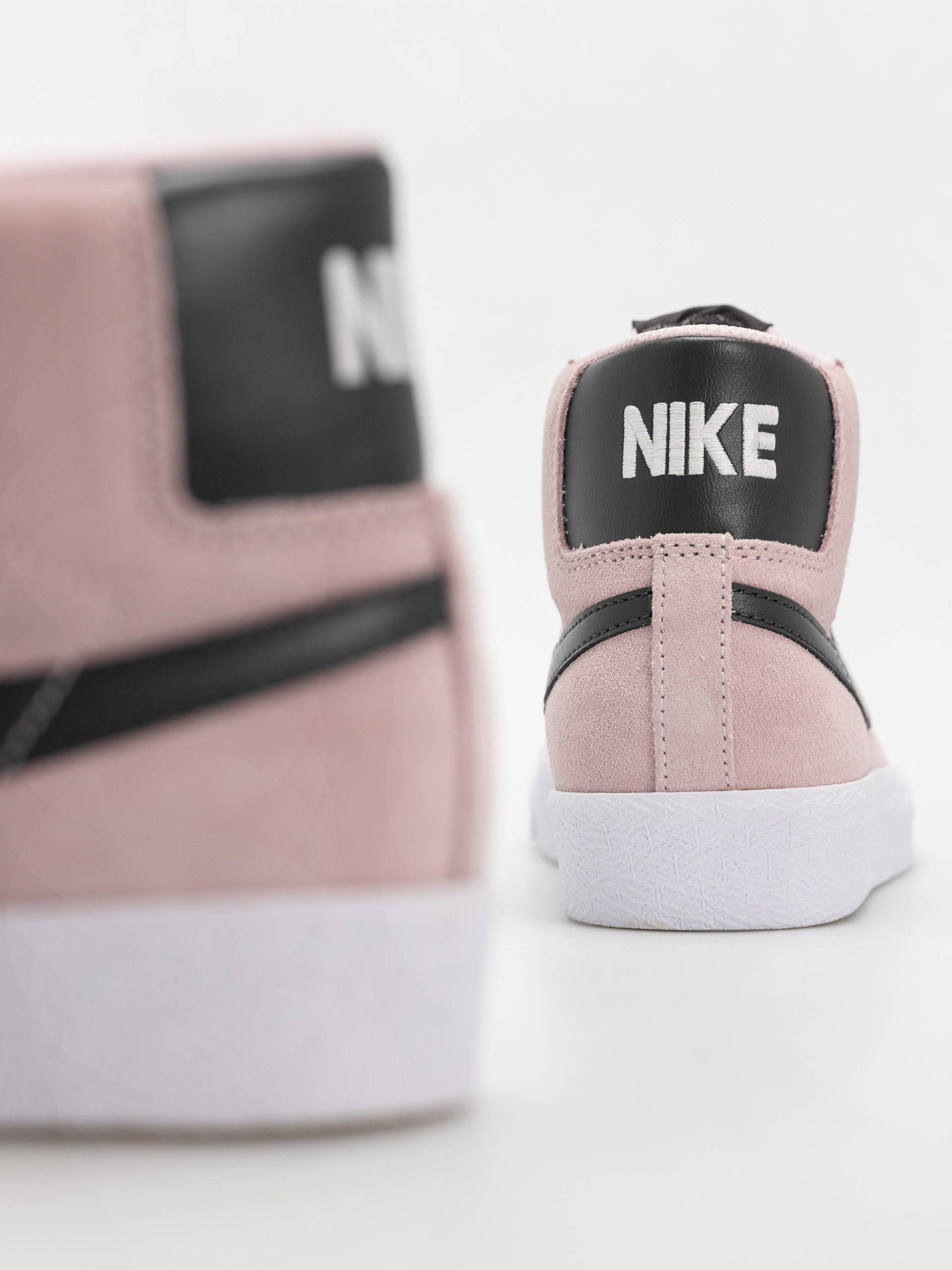 Topánky Nike SB Zoom Blazer Mid (pink foam/anthracite white gum yellow)