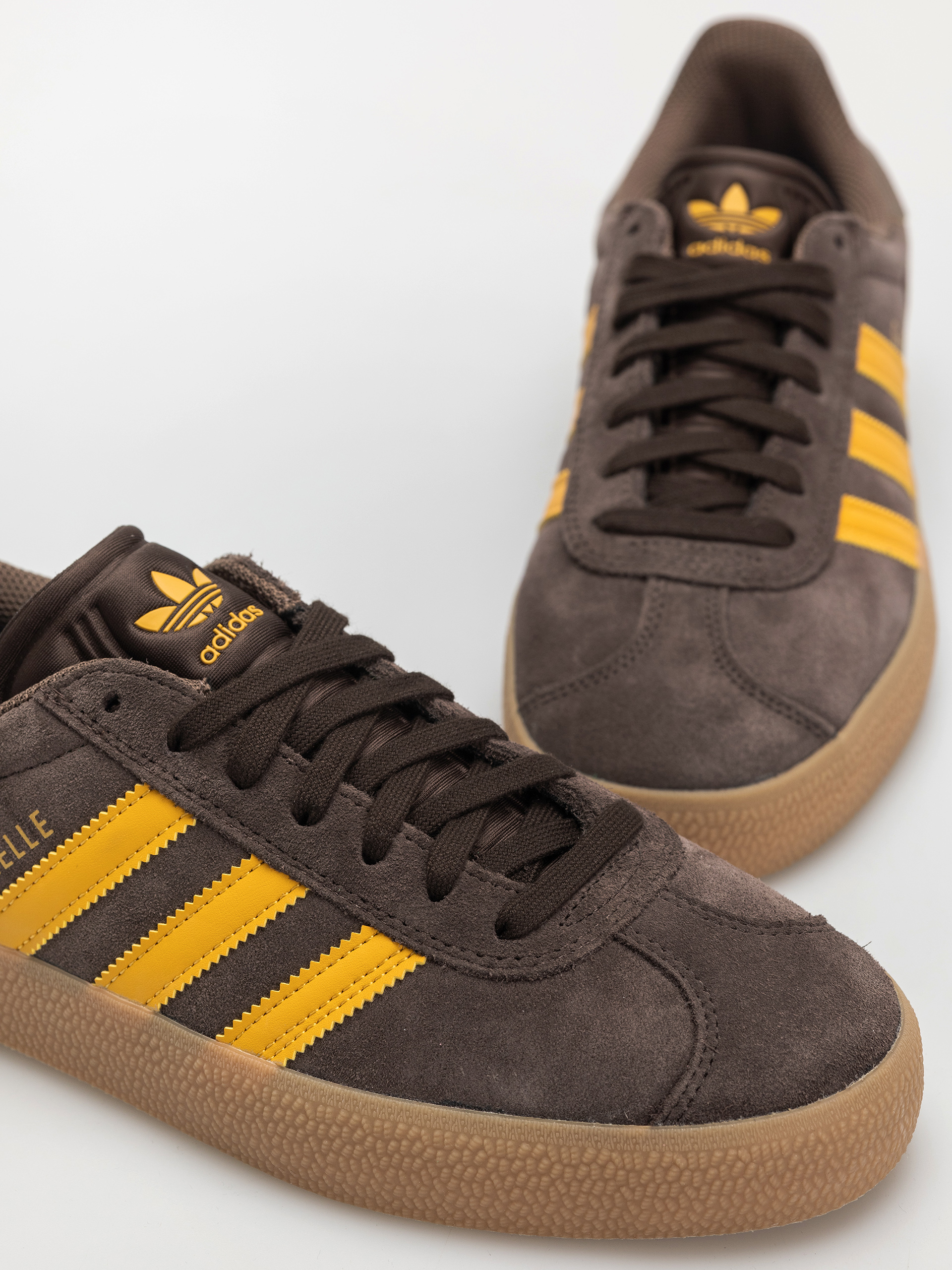 Topánky adidas Gazelle ADV (crywht/crywht/gum4)