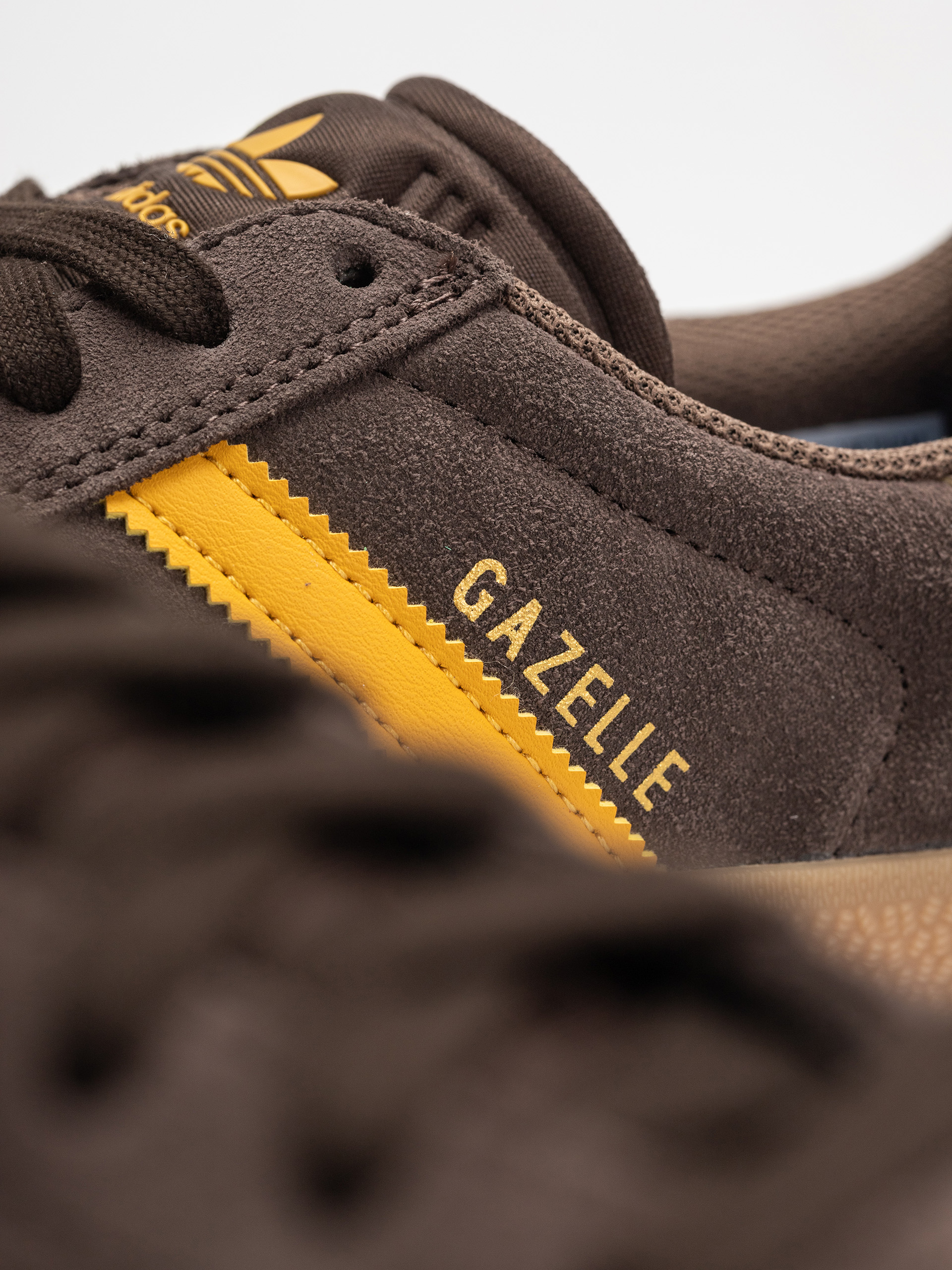 Topánky adidas Gazelle ADV (crywht/crywht/gum4)