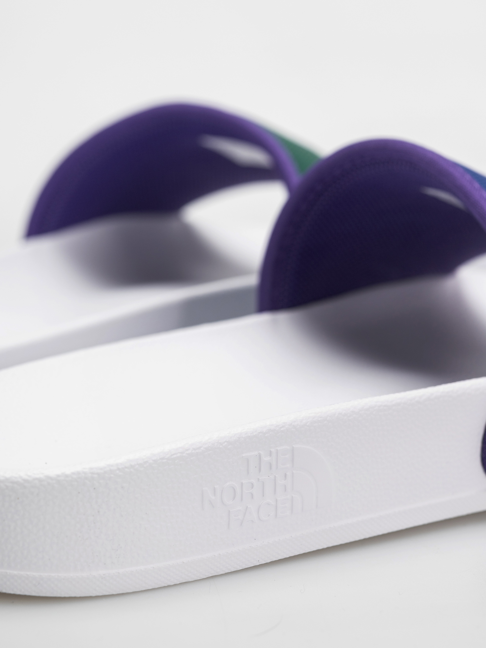 Šľapky The North Face Base Camp III (tnf blue/tnf green)