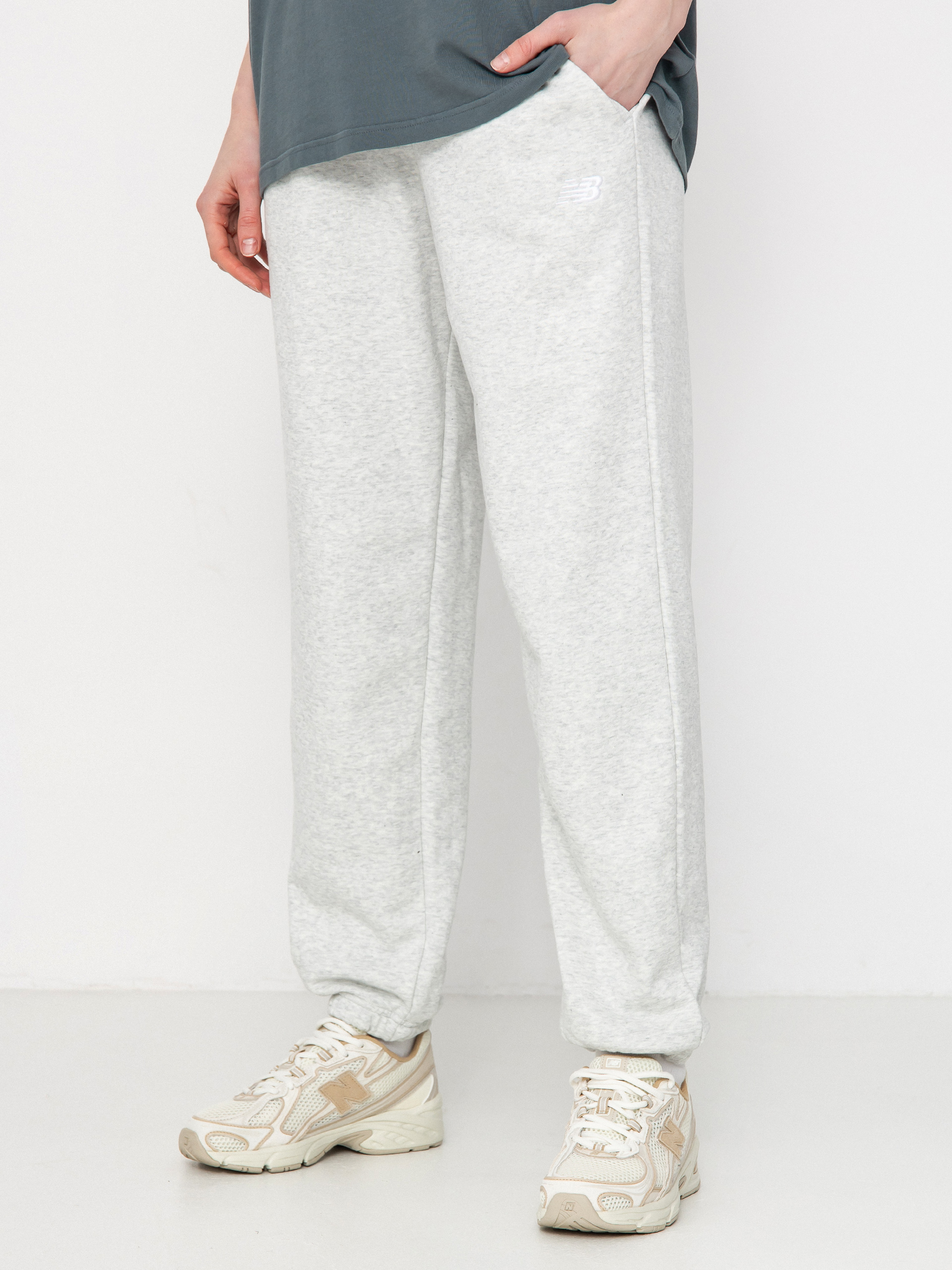 Nohavice New Balance French Terry Wmn (ashheath)