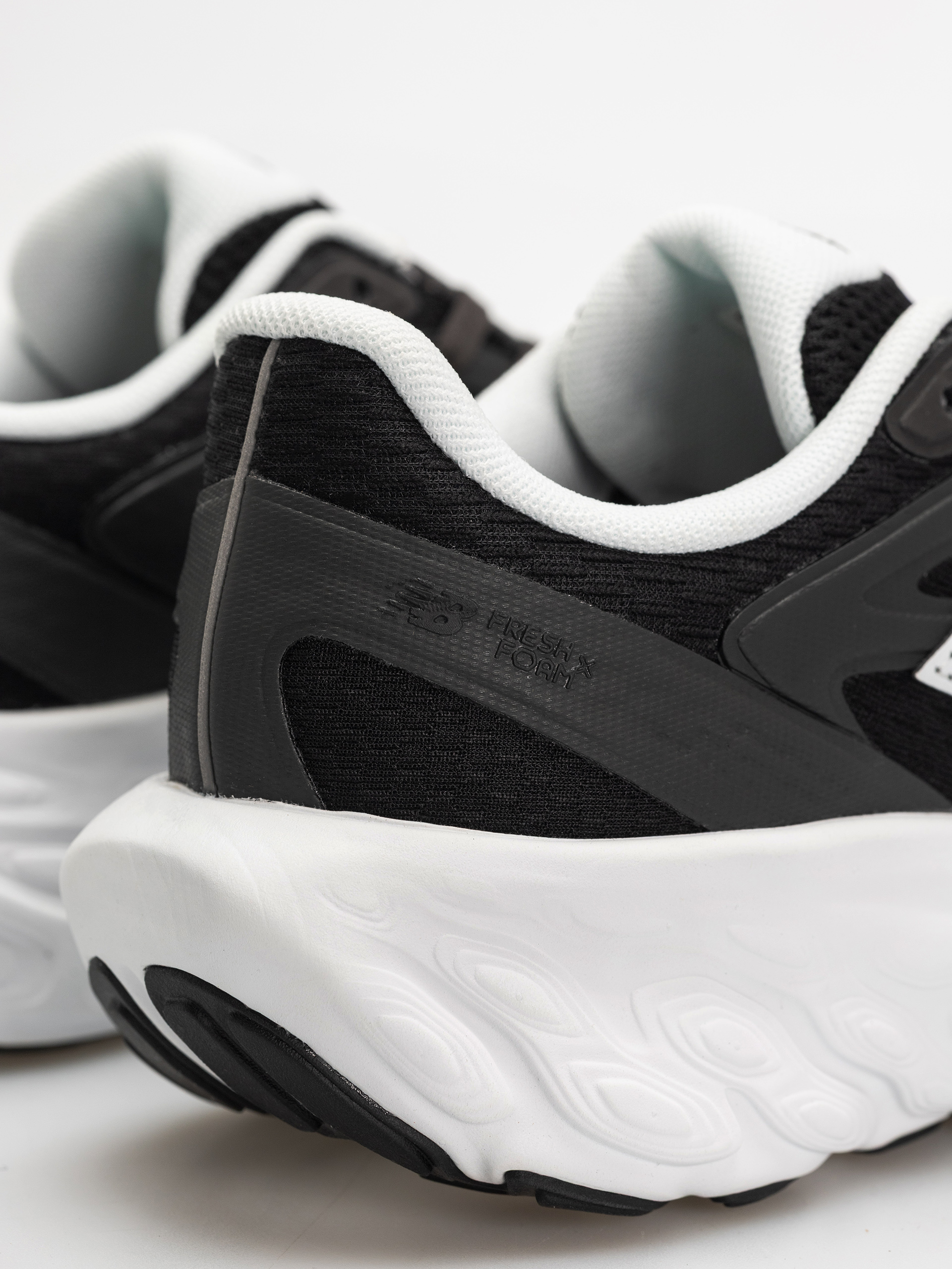 Topánky New Balance TRN (black/white)