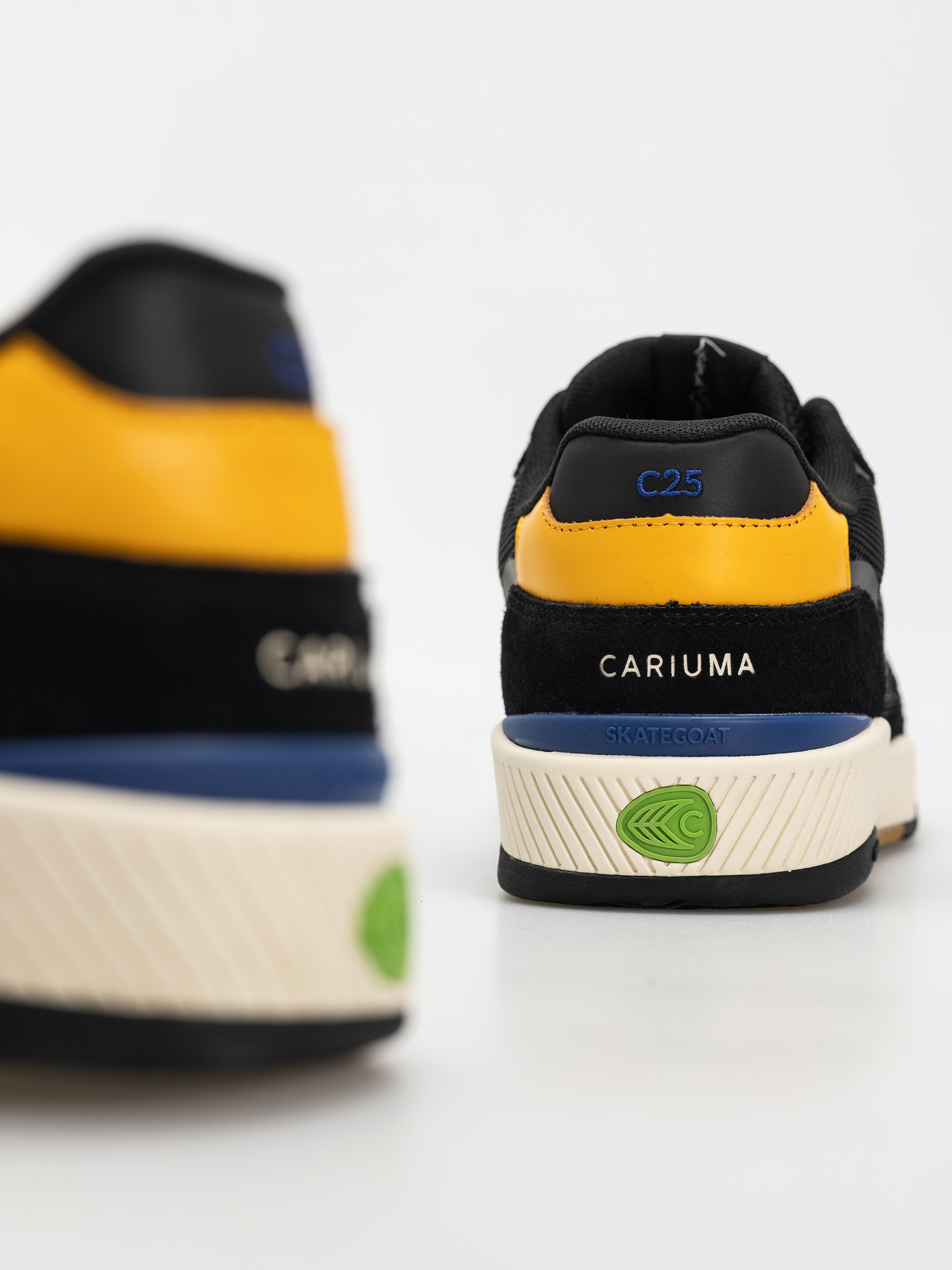 Topánky Cariuma Skategoat C25 Pro (black suede and mesh ivory logo yellow)