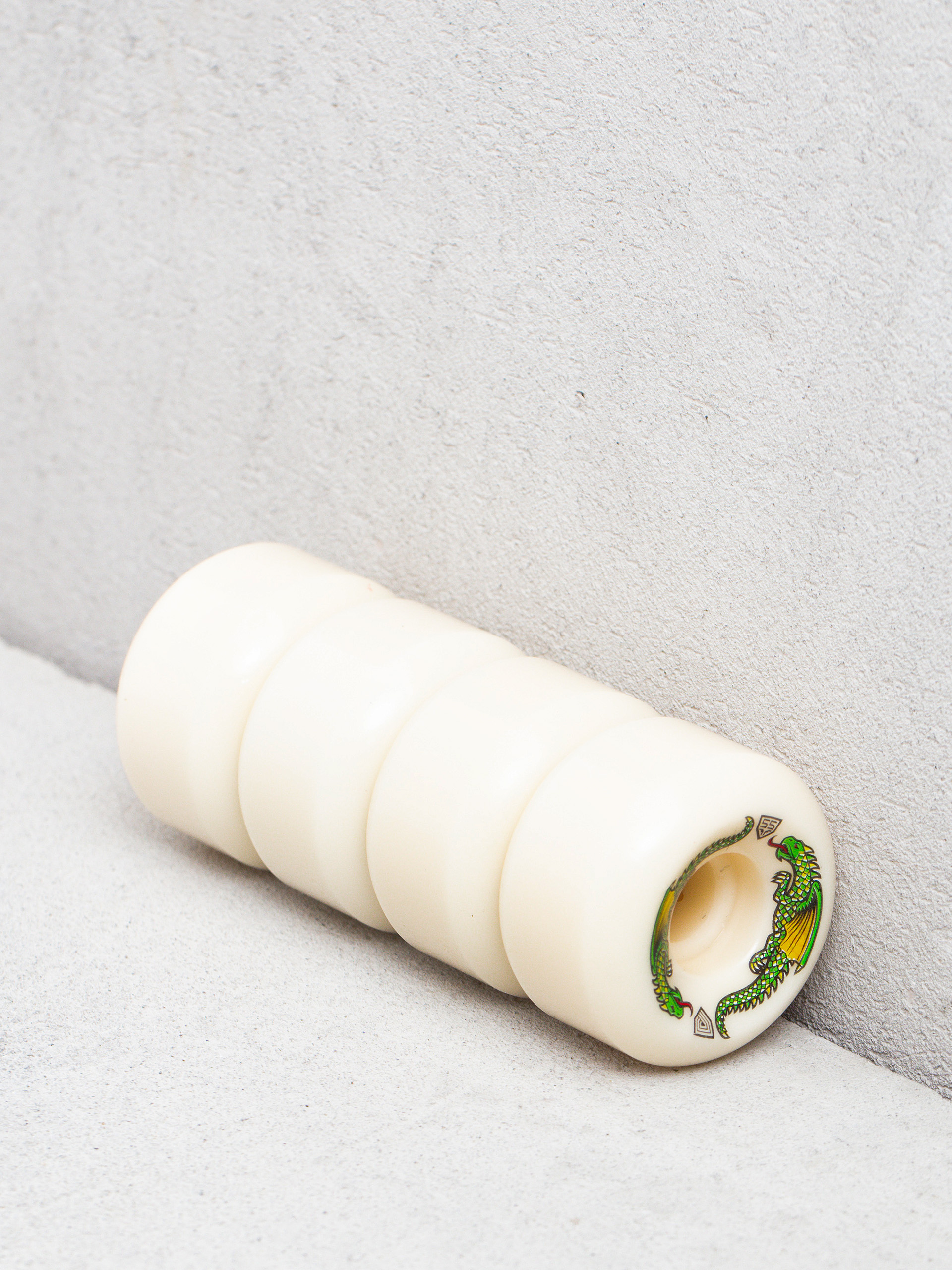 Kolieska Powell Peralta WL PP Dragon Formula V6 93A (off white)