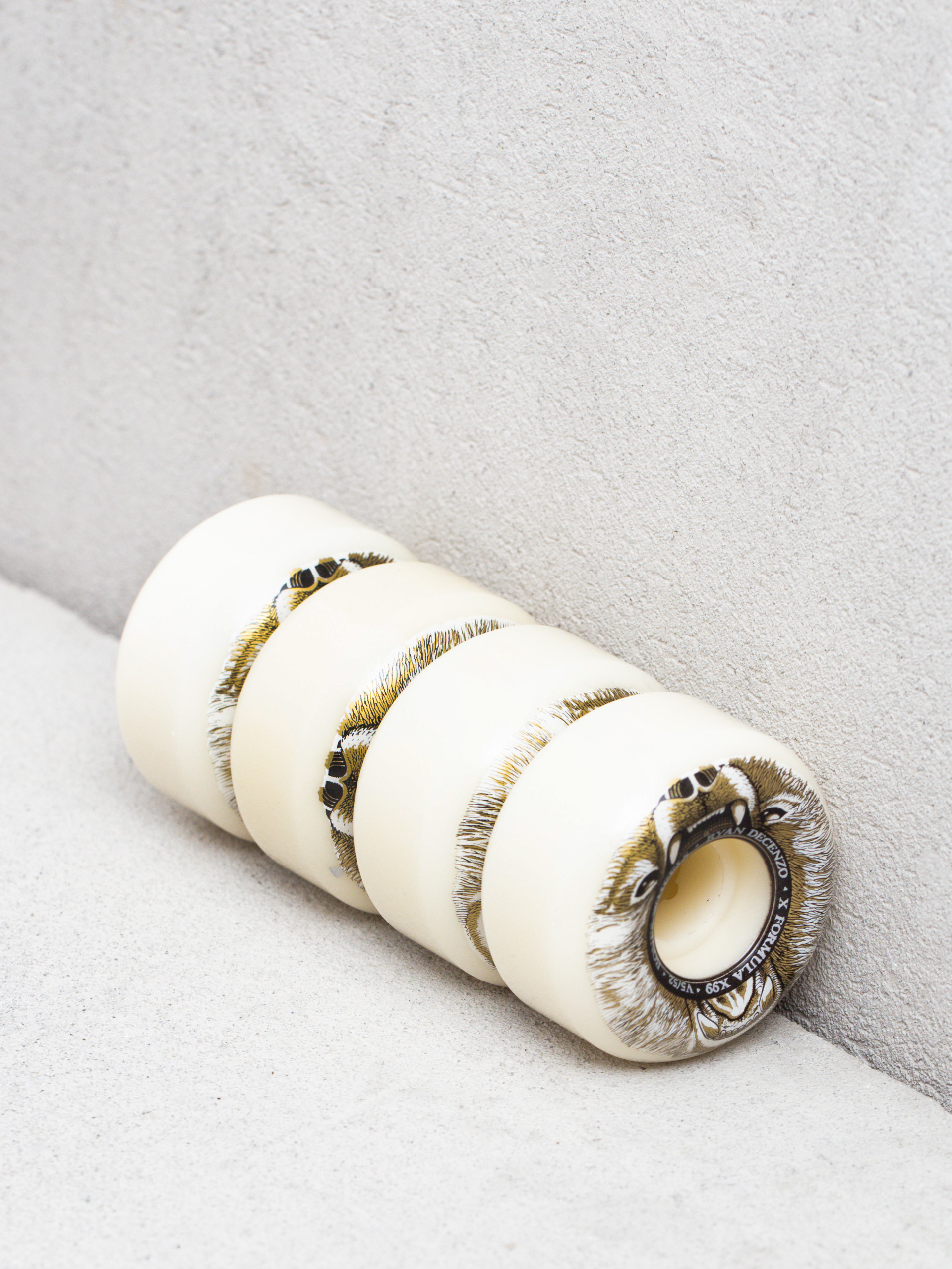 Kolieska Bones X Formula Decenzo Bear Grills V5 Sidecut 99A (natural)