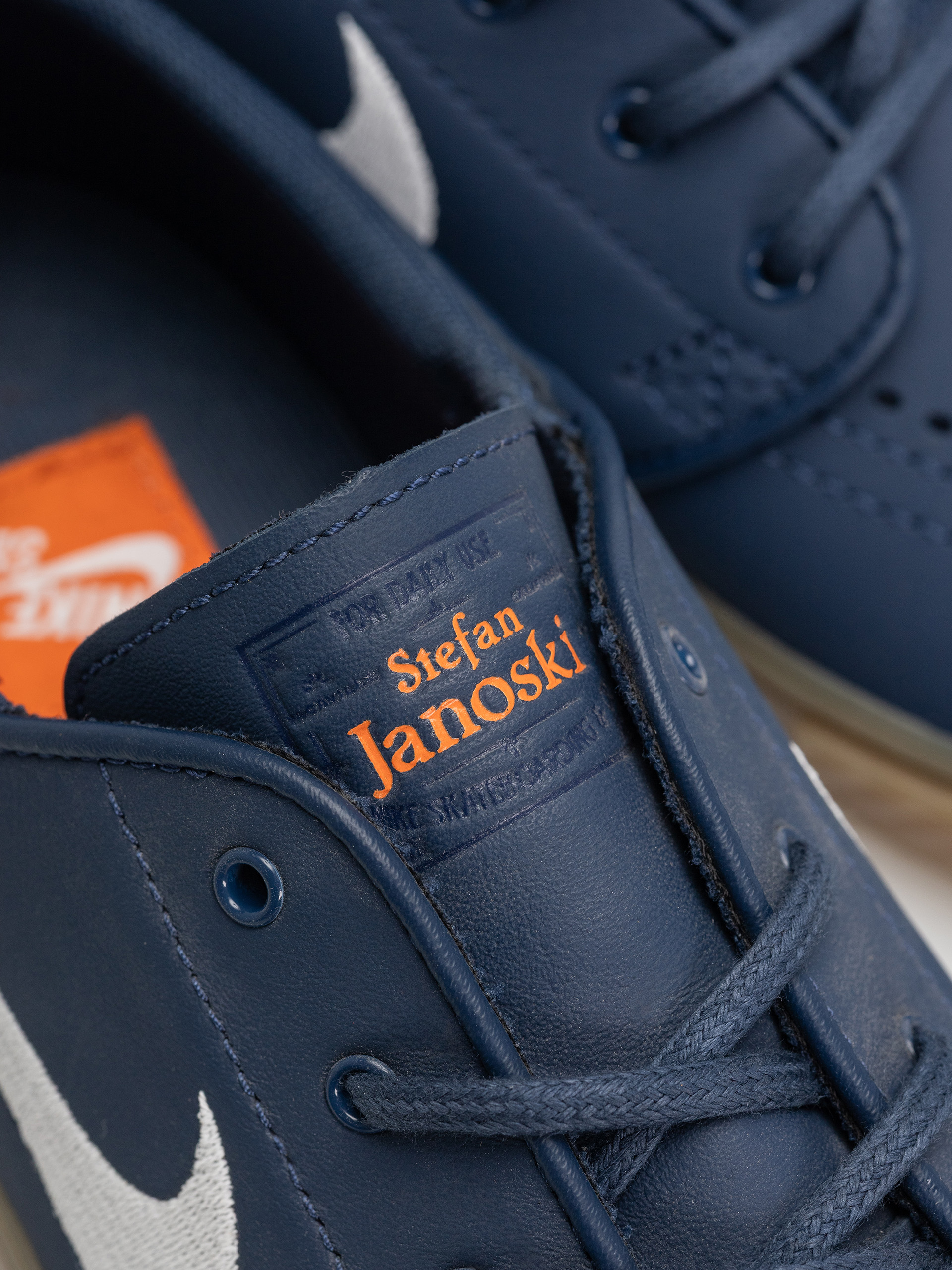 Topánky Nike SB Zoom Janoski Og+ Iso (navy/white navy gum light brown)
