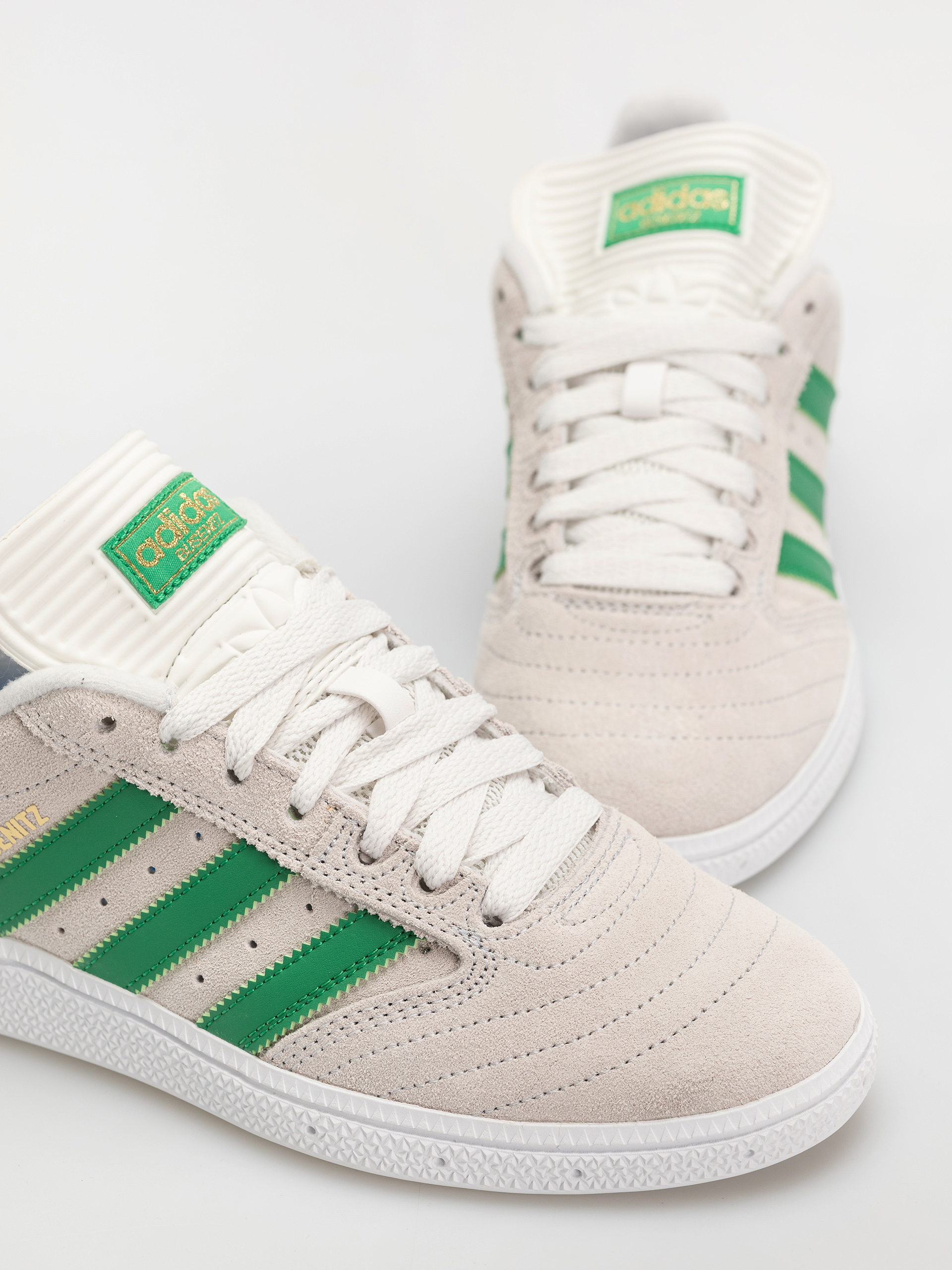 Topánky adidas Busenitz (crywht/crywht/goldmt)