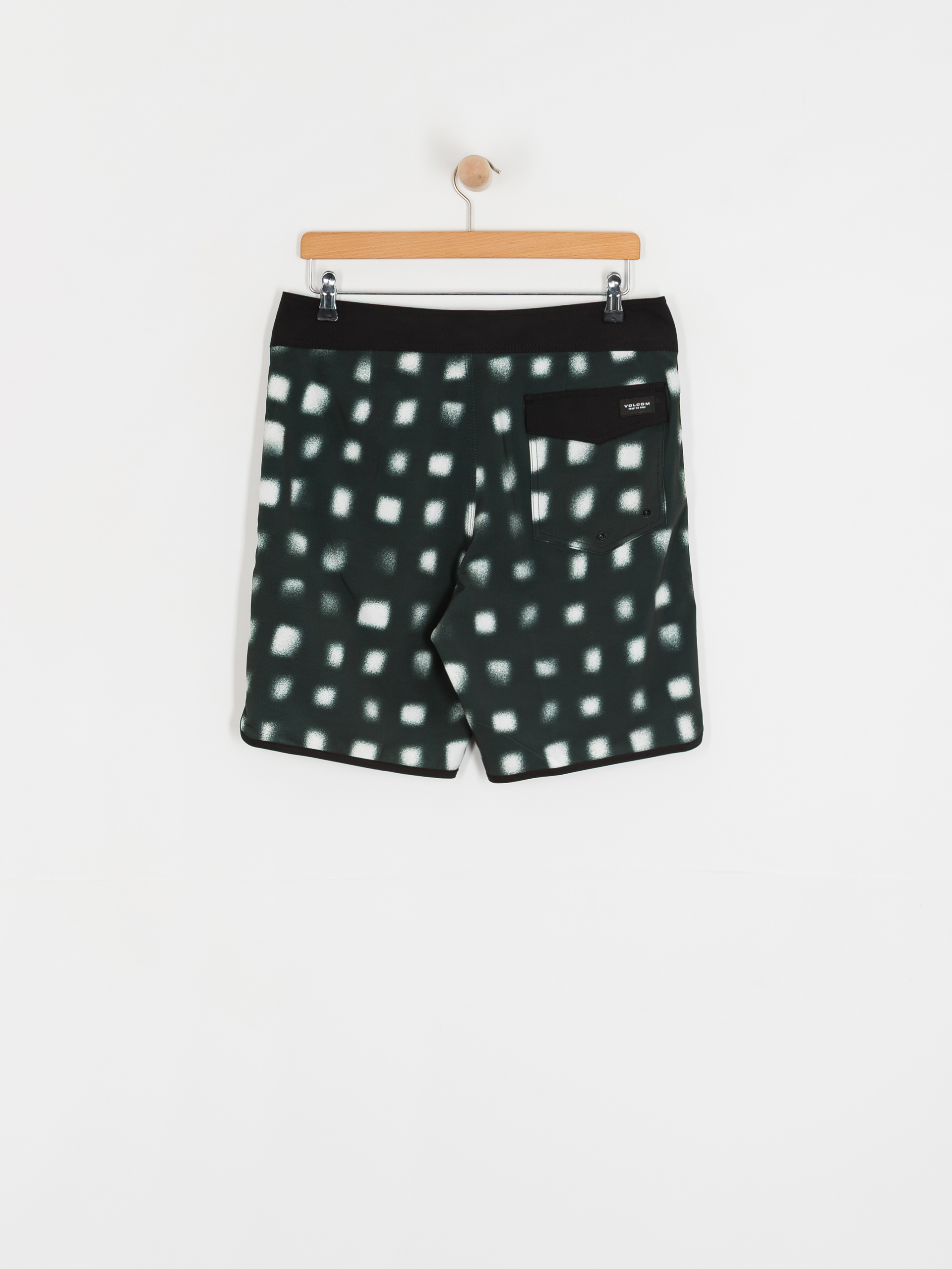 Plážové kraťasy Volcom Infuse Scallop Mod 19 (black)