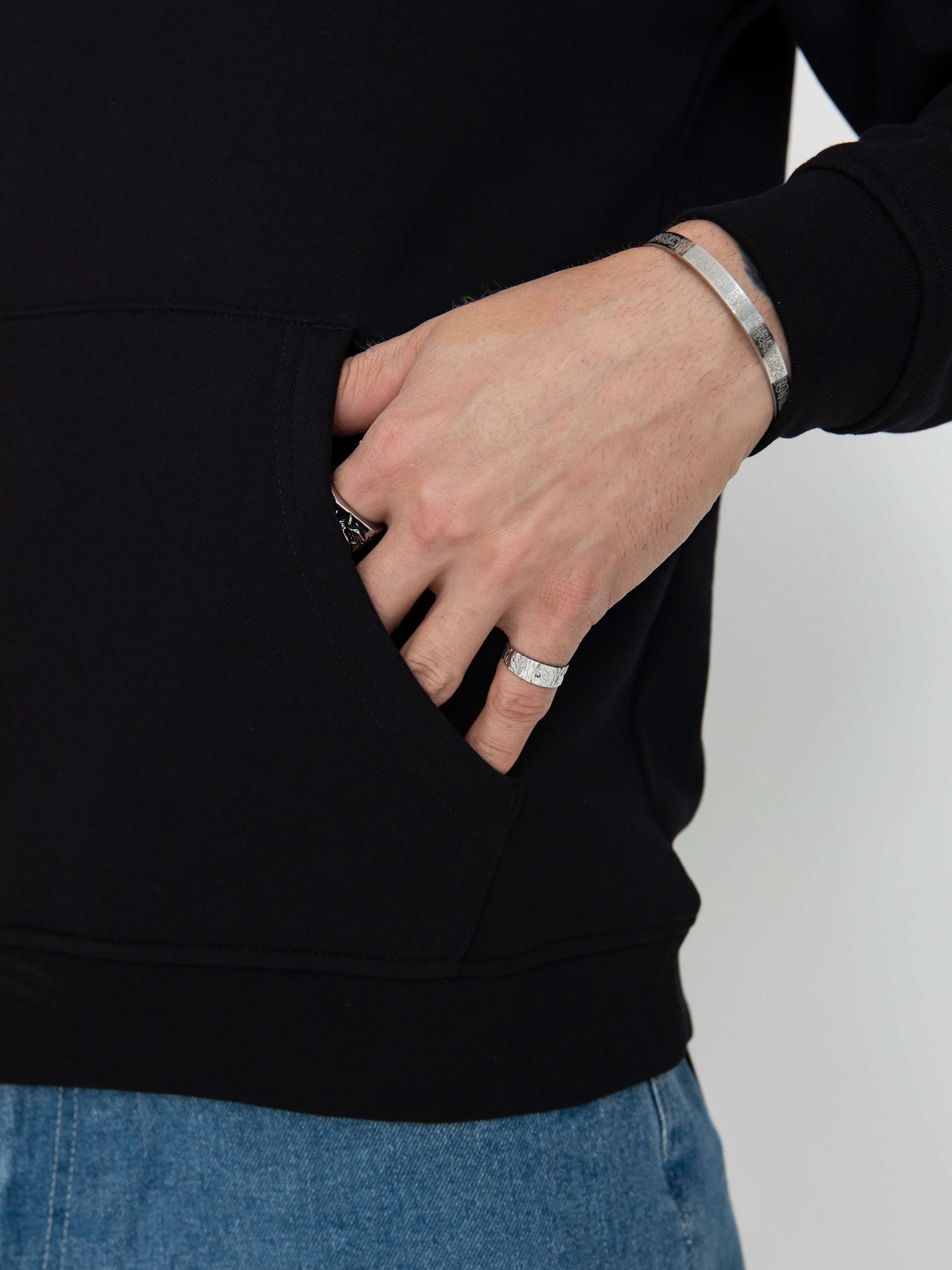 Mikina s kapucňou Santa Cruz Crescent Bone Hand HD (black)