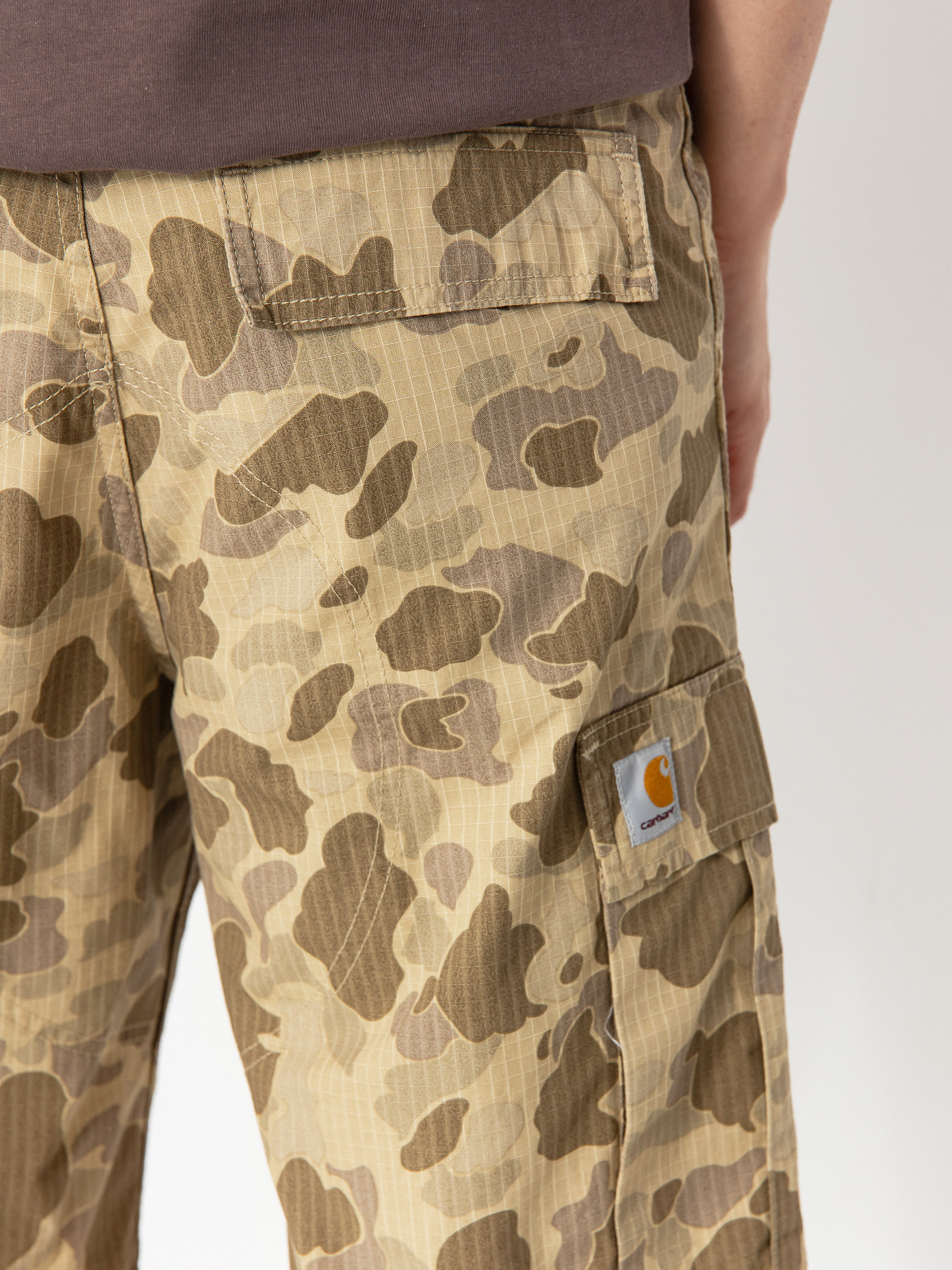 Kraťasy Carhartt WIP Regular Cargo (camo duck/desert)