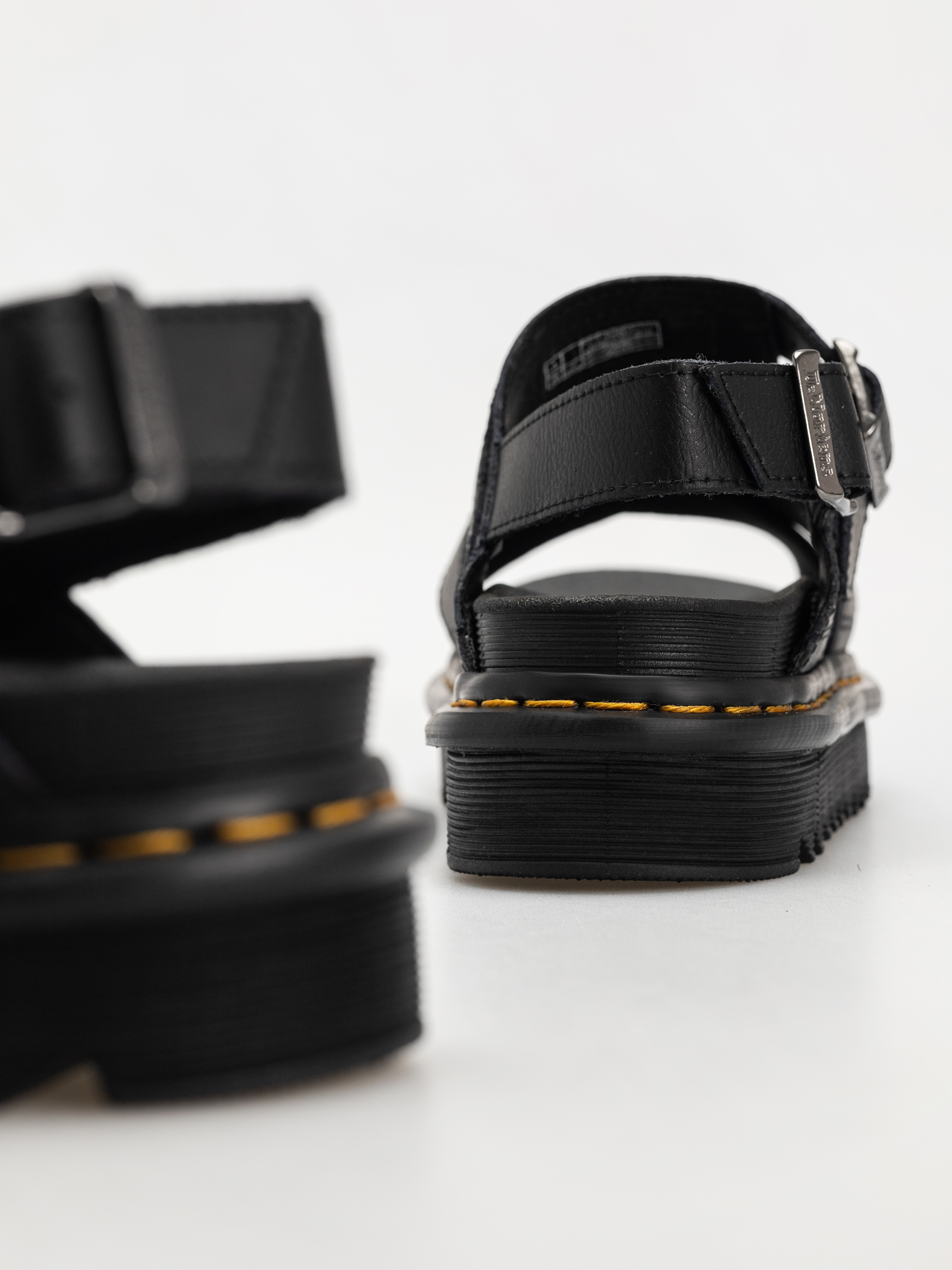 Sandale Dr. Martens Voss II Wmn (black athena)