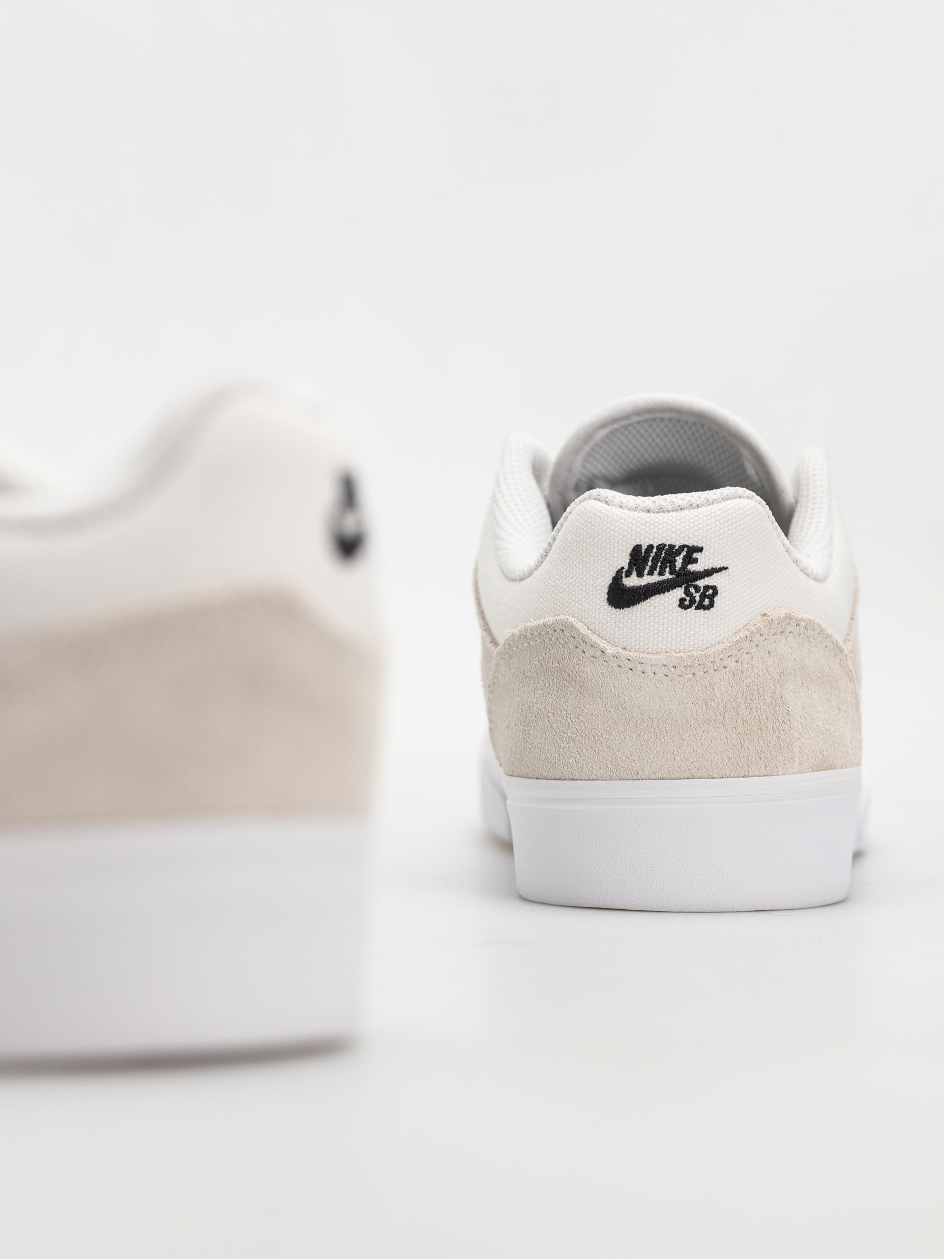 Topánky Nike SB Malor JR (white/black summit white gum light brown)