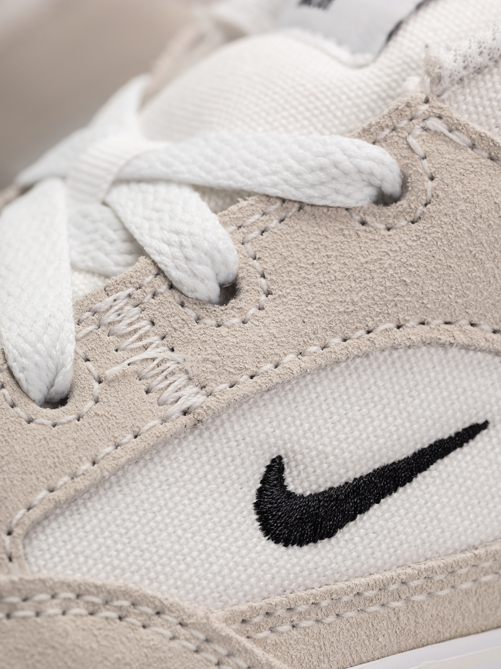Topánky Nike SB Malor JR (white/black summit white gum light brown)