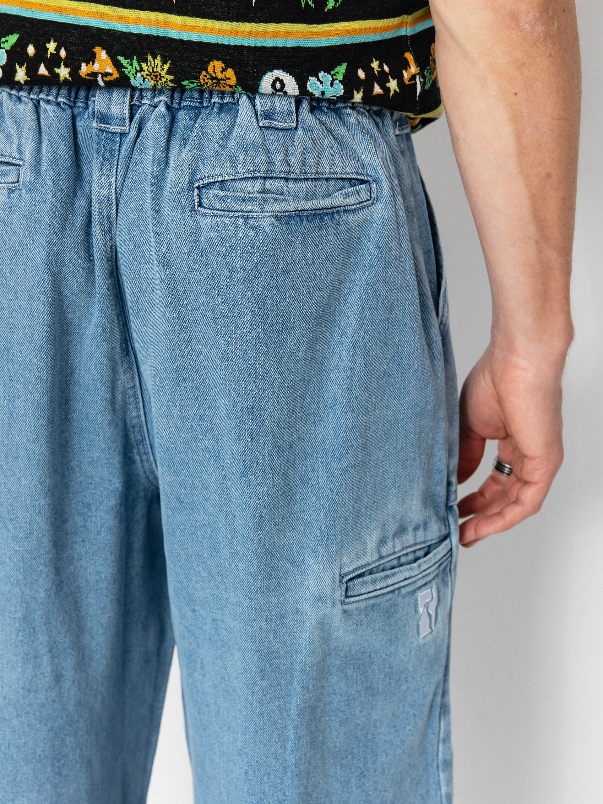 Nohavice Poetic Collective Painter (light denim wash)