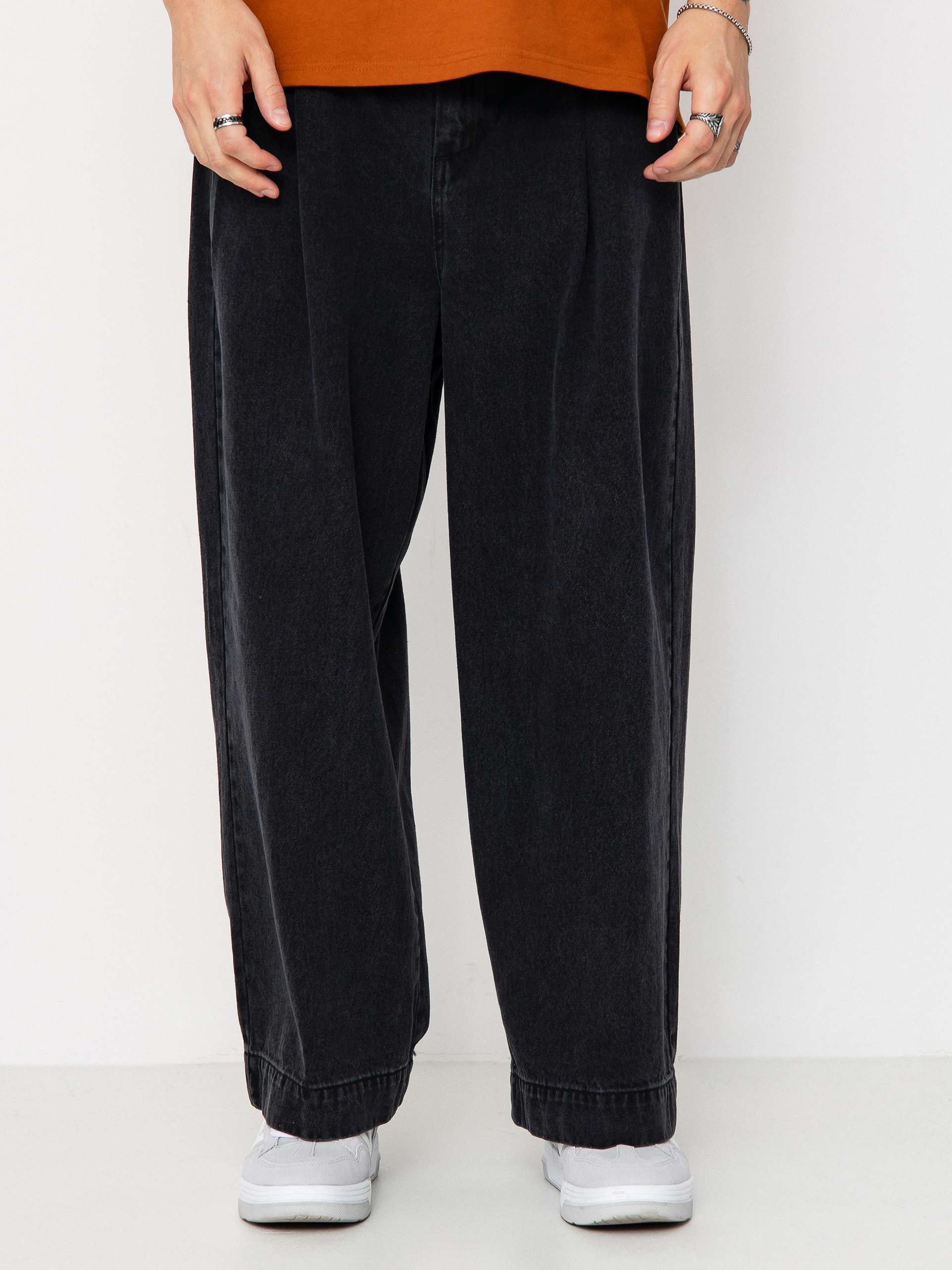 Nohavice OBEY Oliver Denim Pleated (faded black)