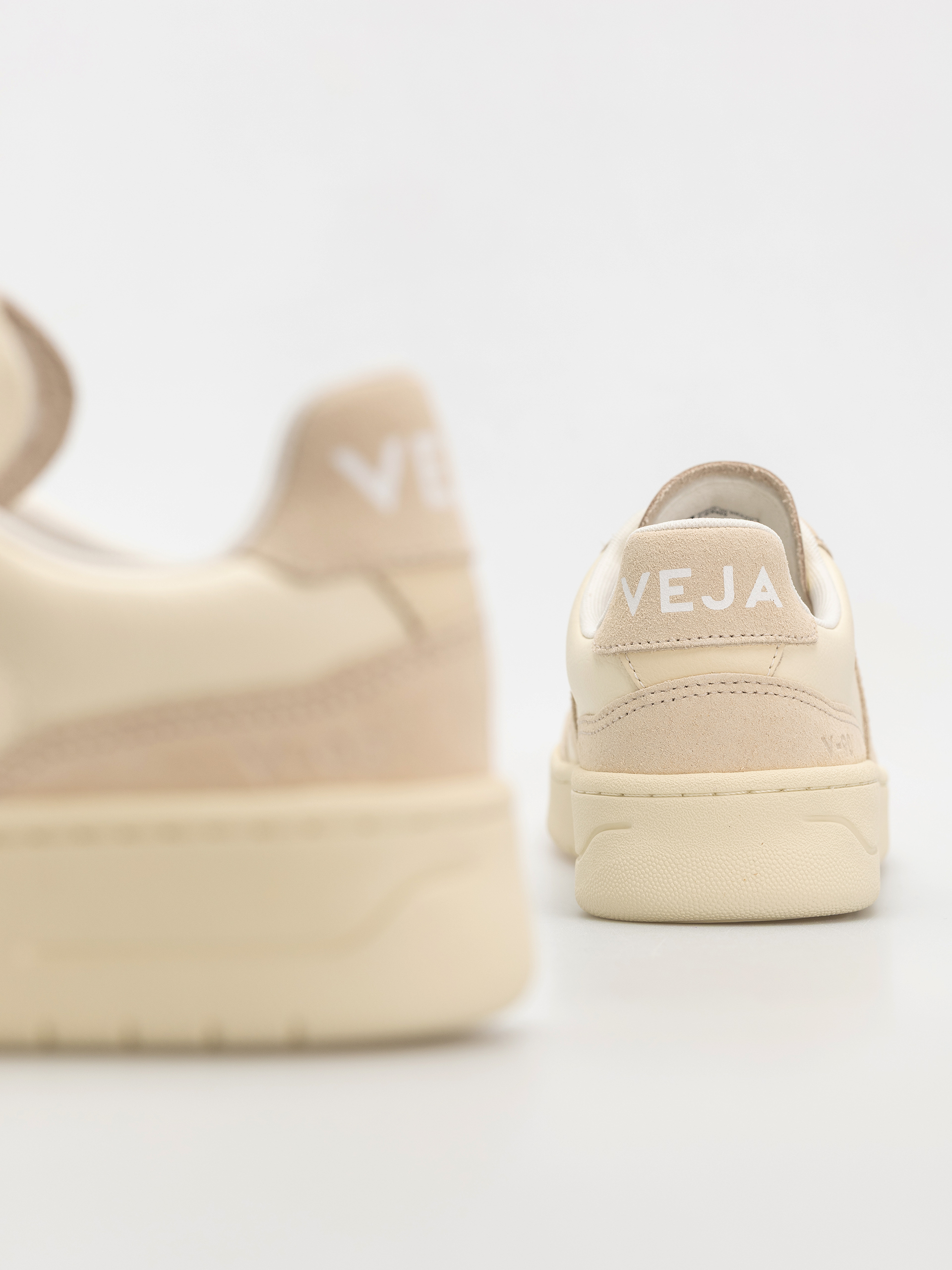 Topánky Veja V-90 Wmn (cashew oat)