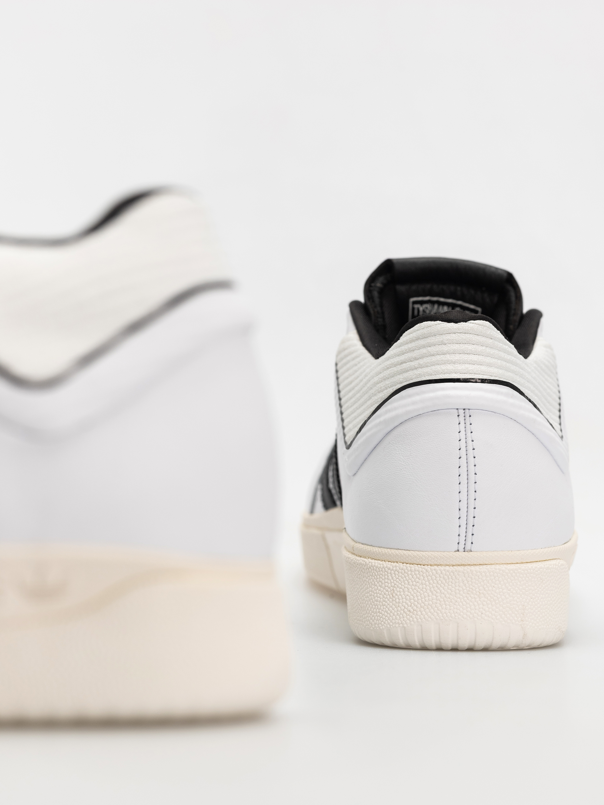 Topánky adidas Tyshawn (ftwwht/cblack/ftwwht)