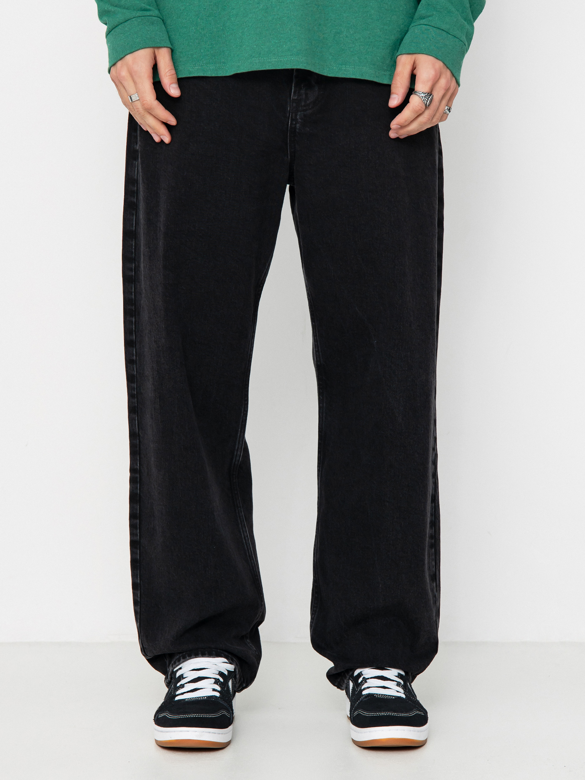Nohavice Beyond Medals Loose Jeans (black)