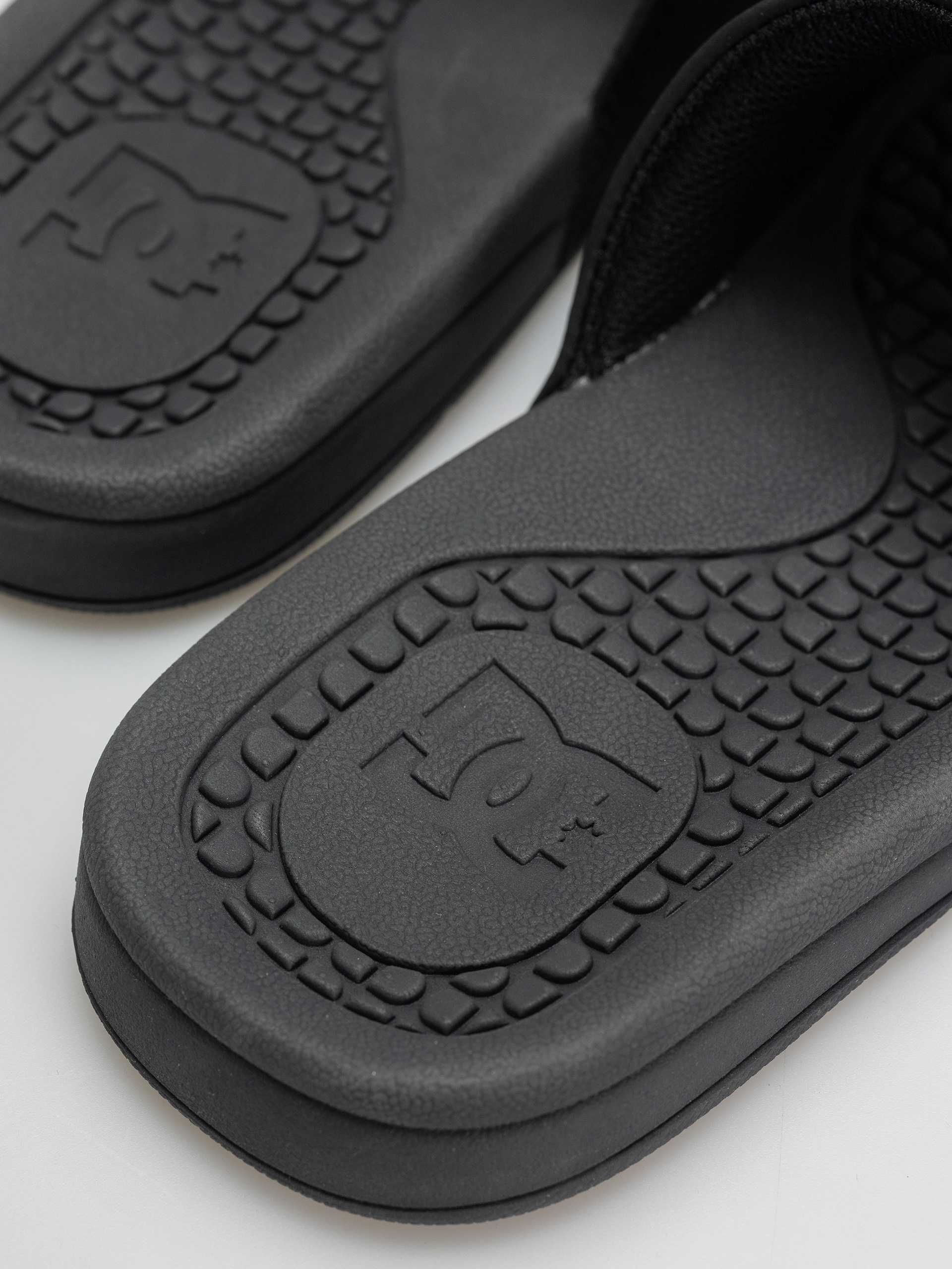 Šľapky DC Bolsa (black/grey/red)