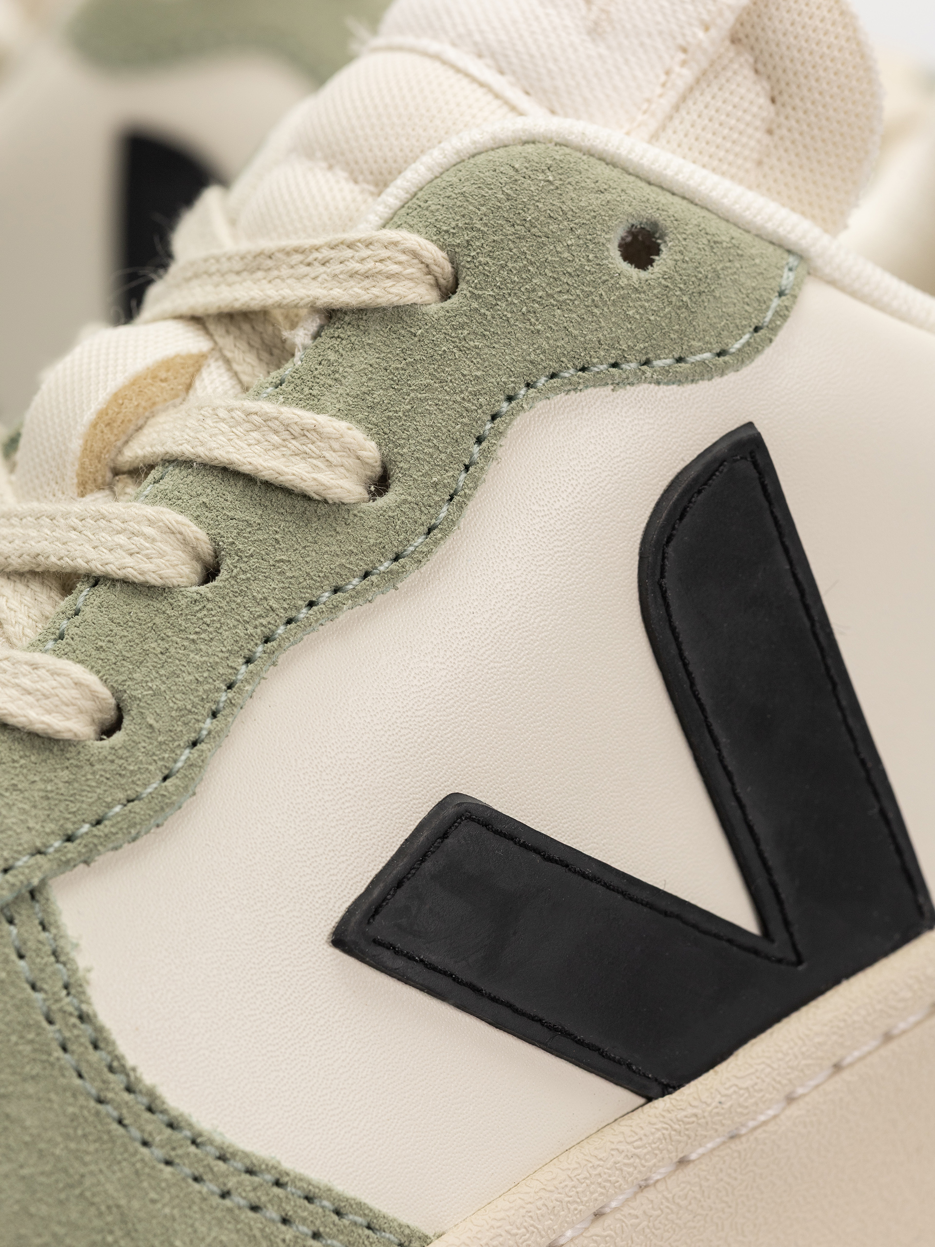 Topánky Veja V-10 Wmn (pure black clay)