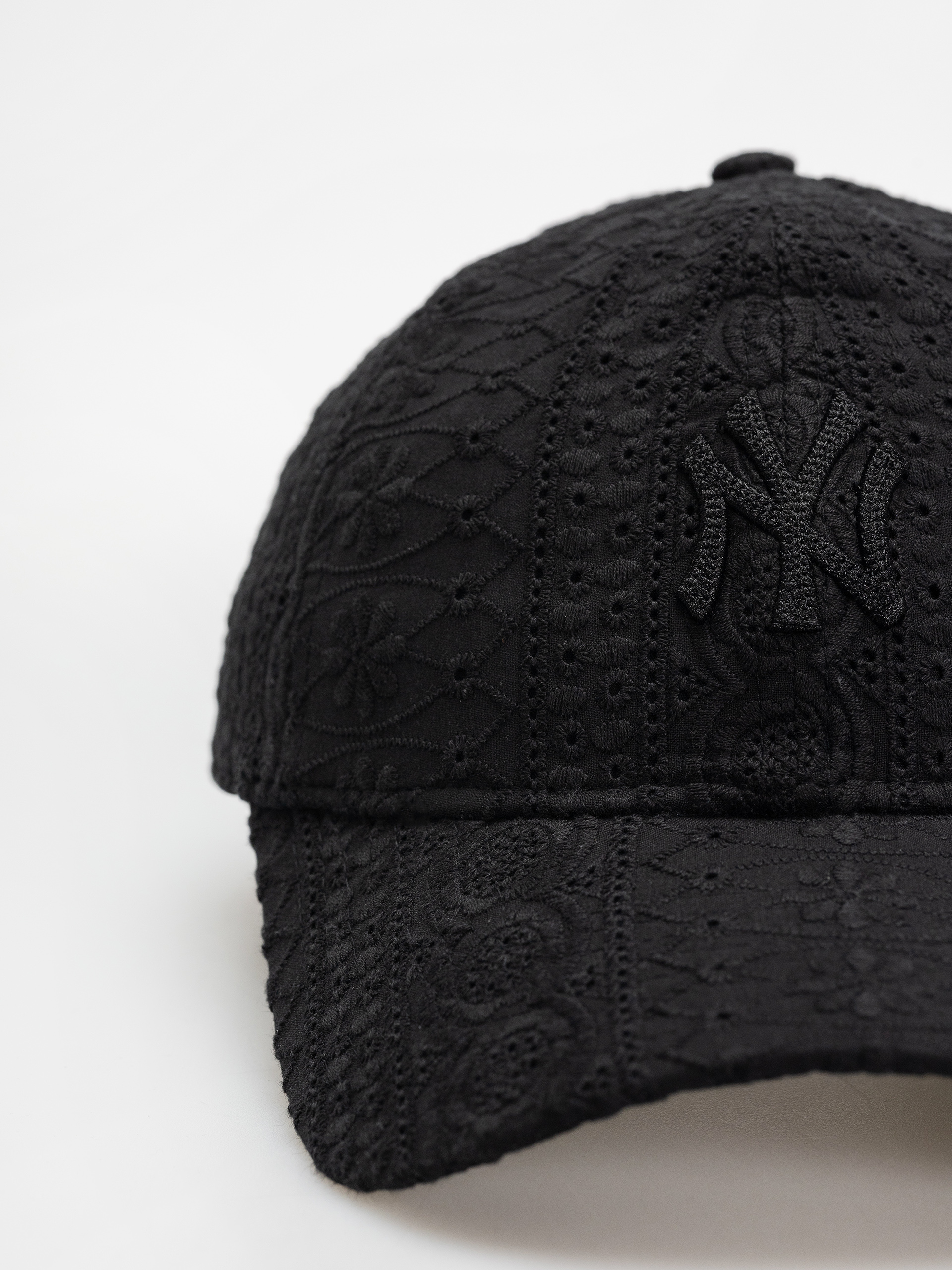 Šiltovka New Era Broderie 9Twenty New York Yankees Wmn (black)