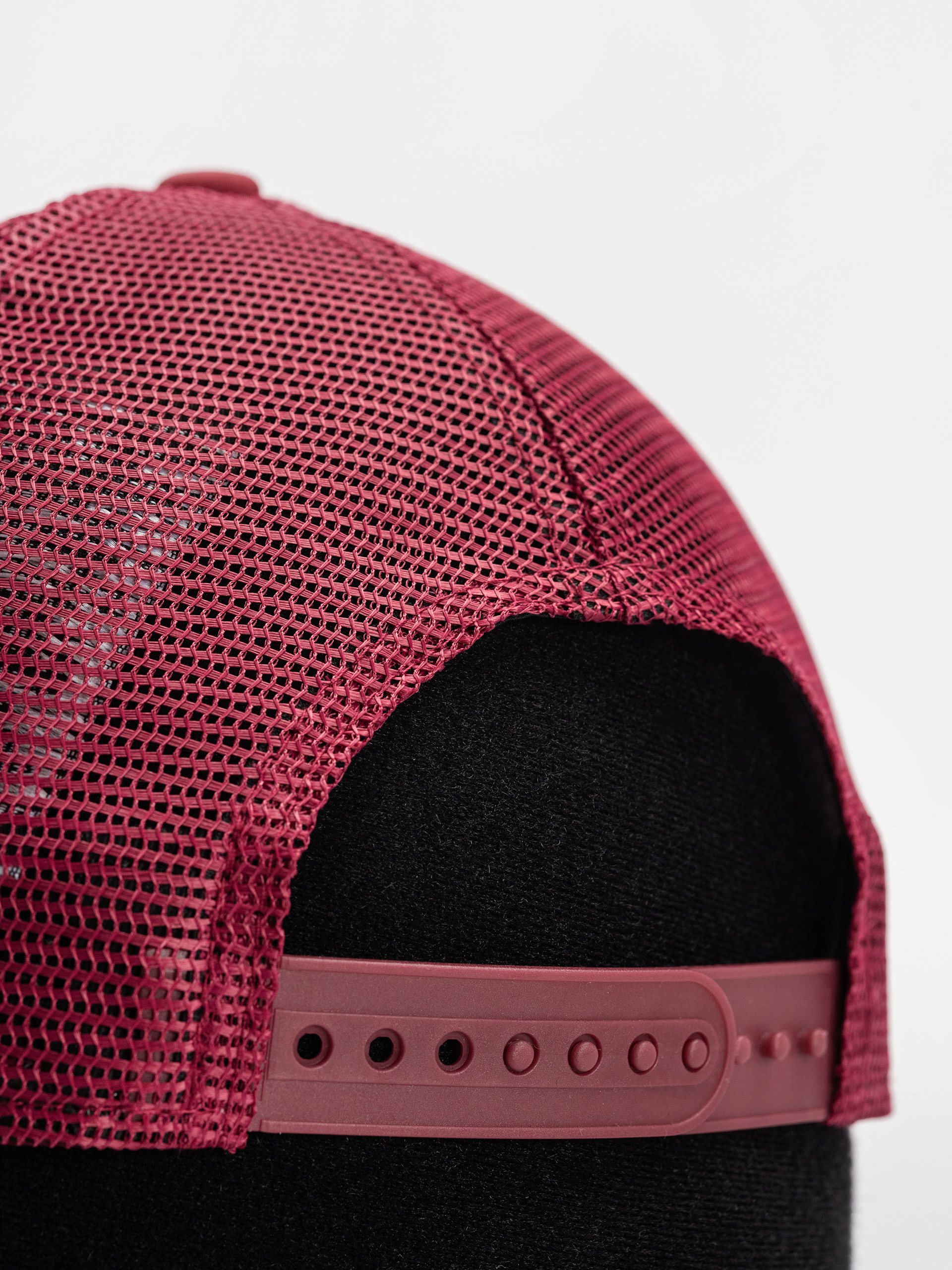 Šiltovka New Era Oval Foam Patch Trucker (cherry/white)