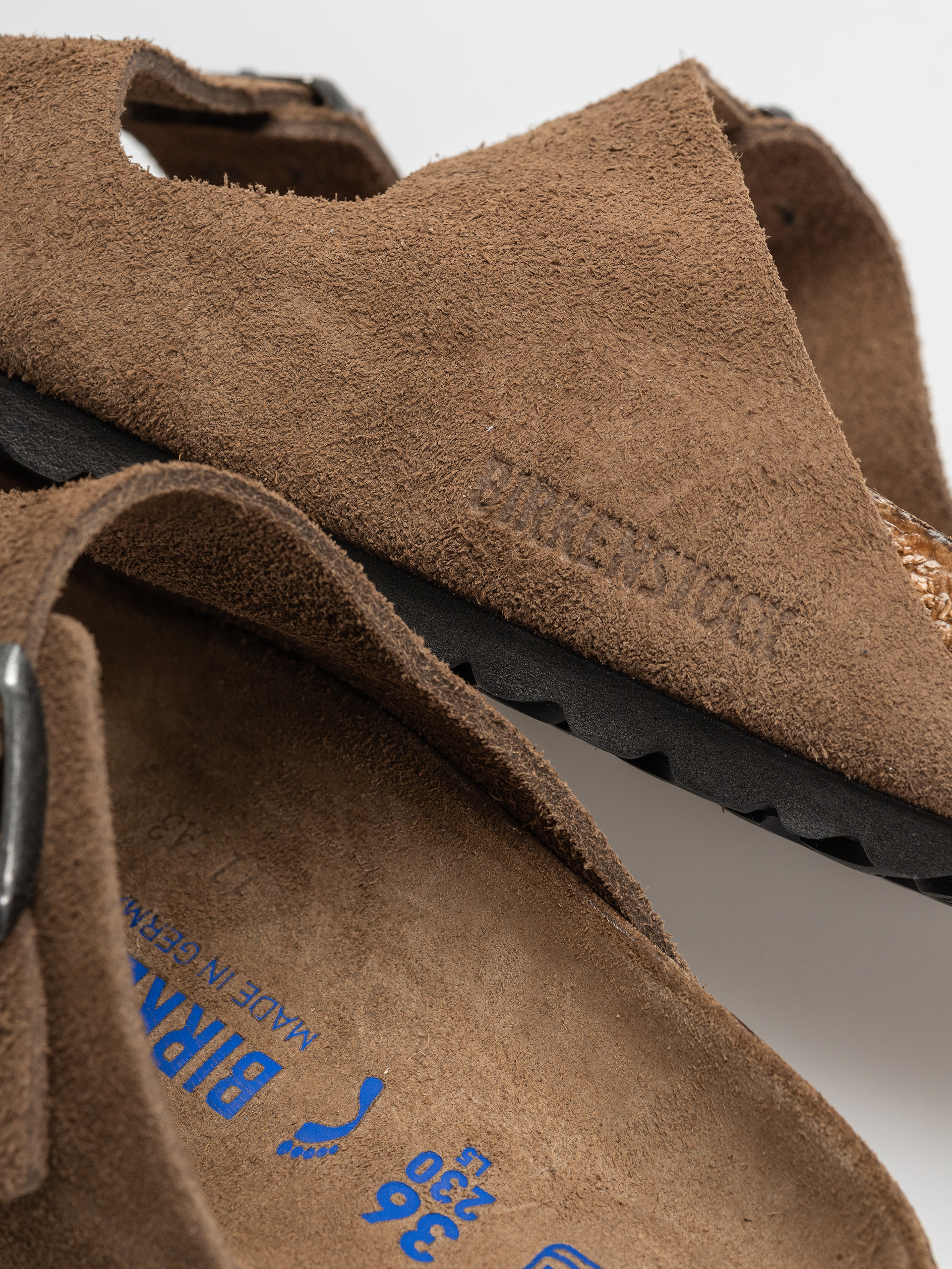 Šľapky Birkenstock Arizona Suede Leather Narrow Wmn (dark tea)